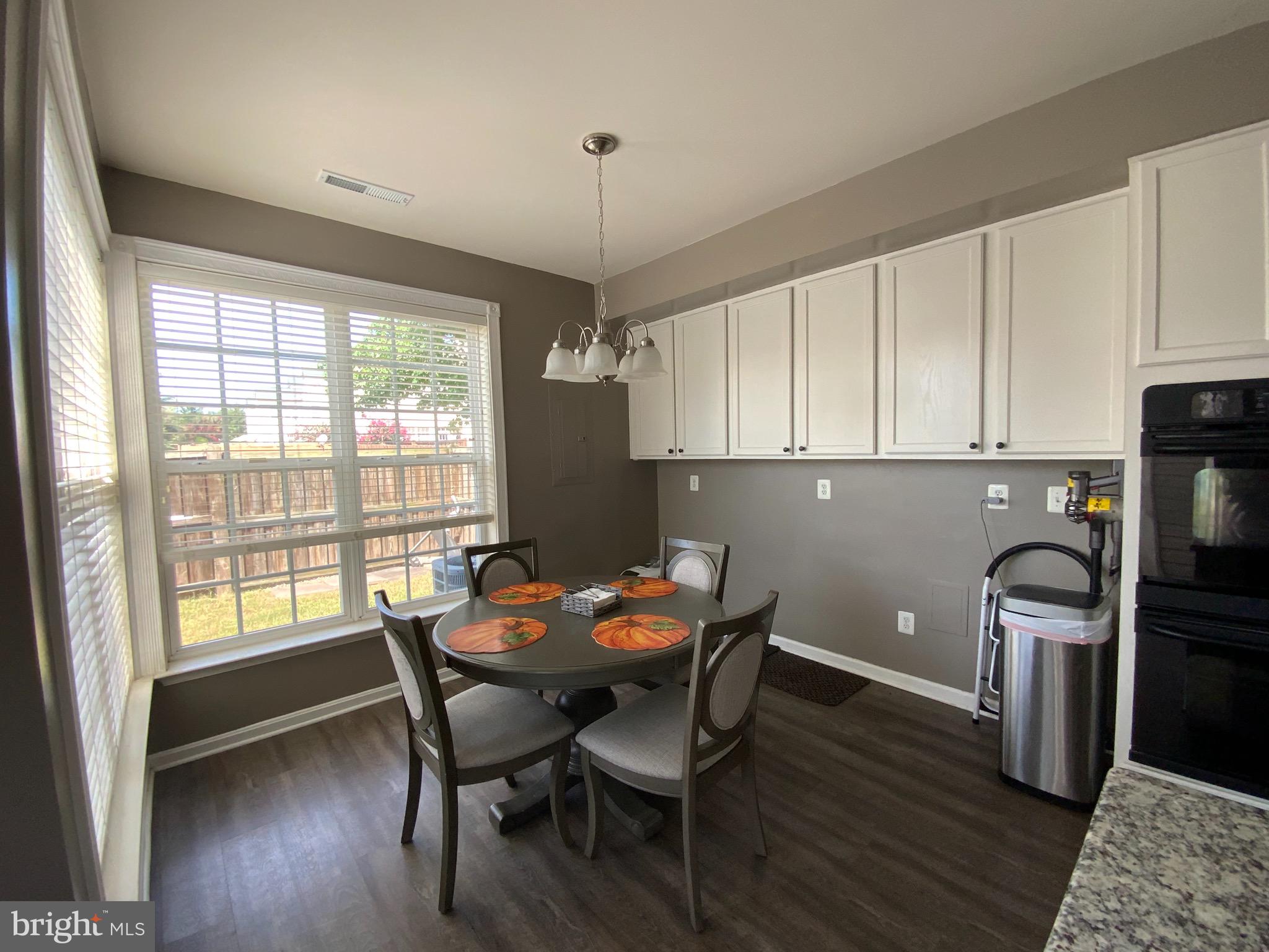 PEMBROOKE - Residential