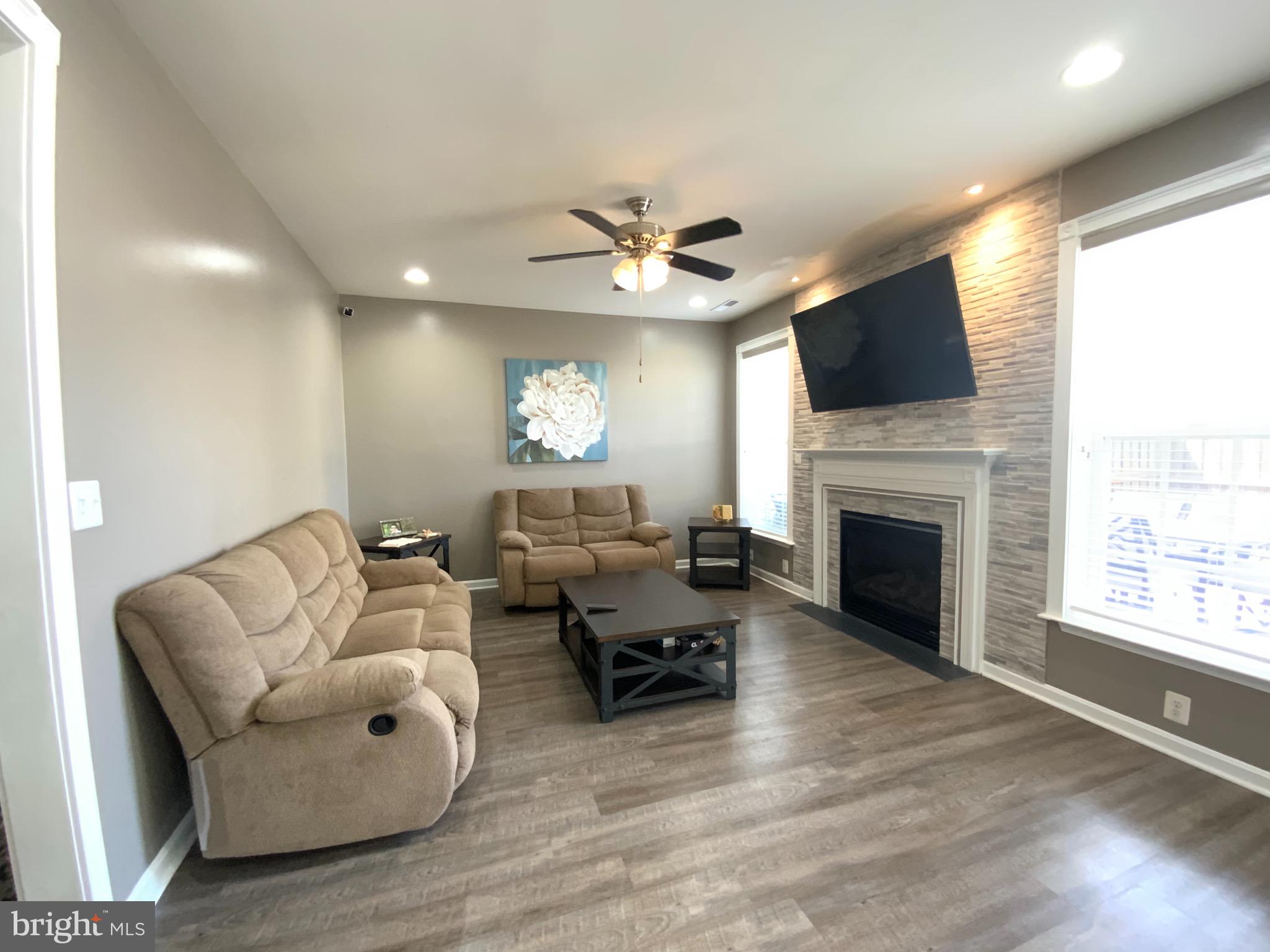 PEMBROOKE - Residential