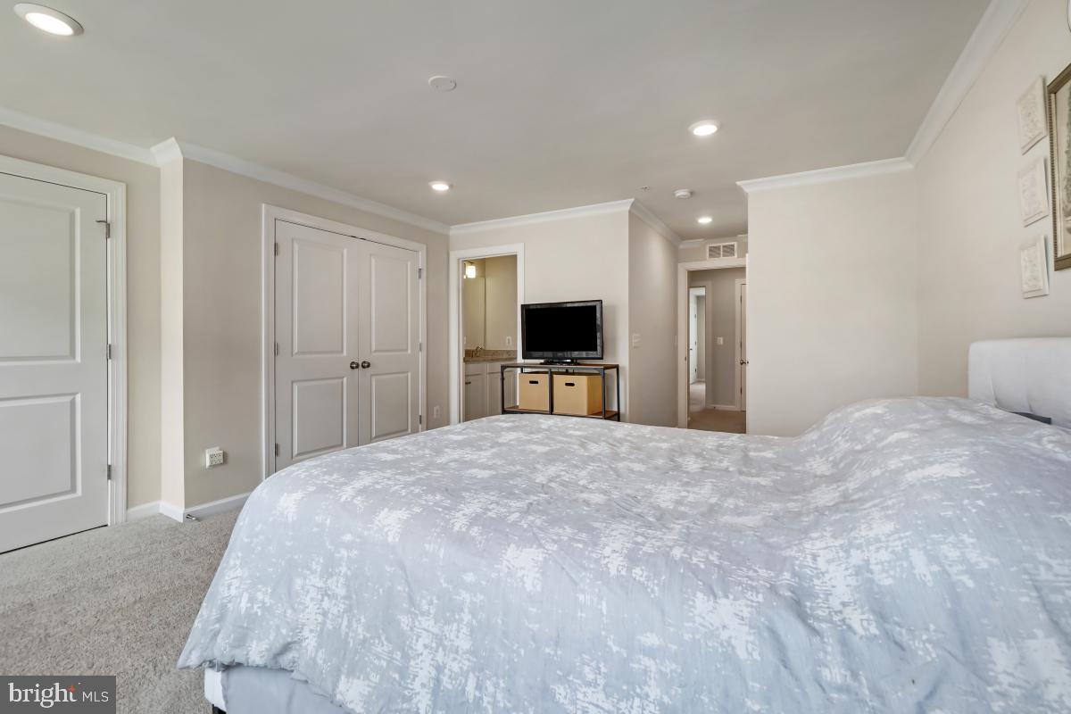 JEFFERSON PLACE - Residential