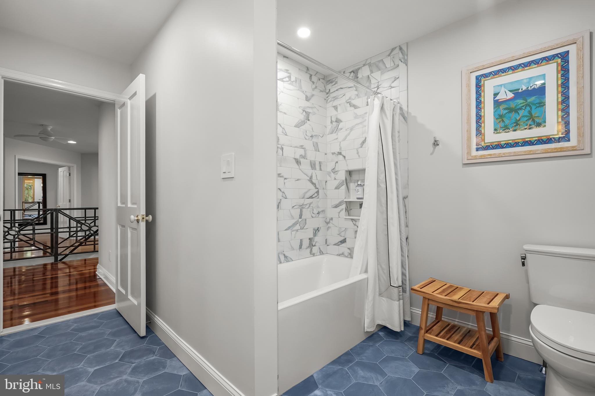 GIBSON ISLAND - Residential