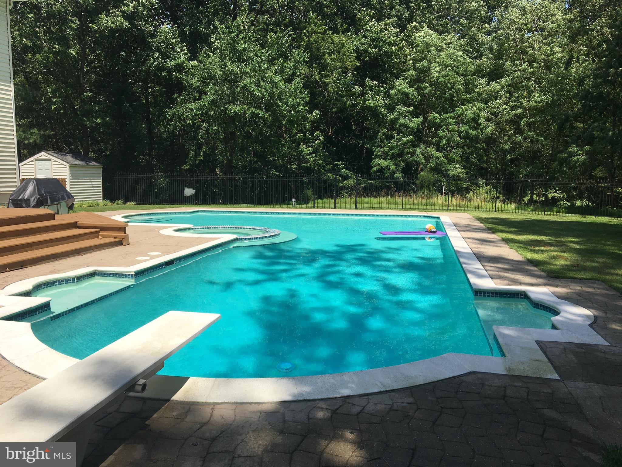 GOVERNORS RUN - Residential