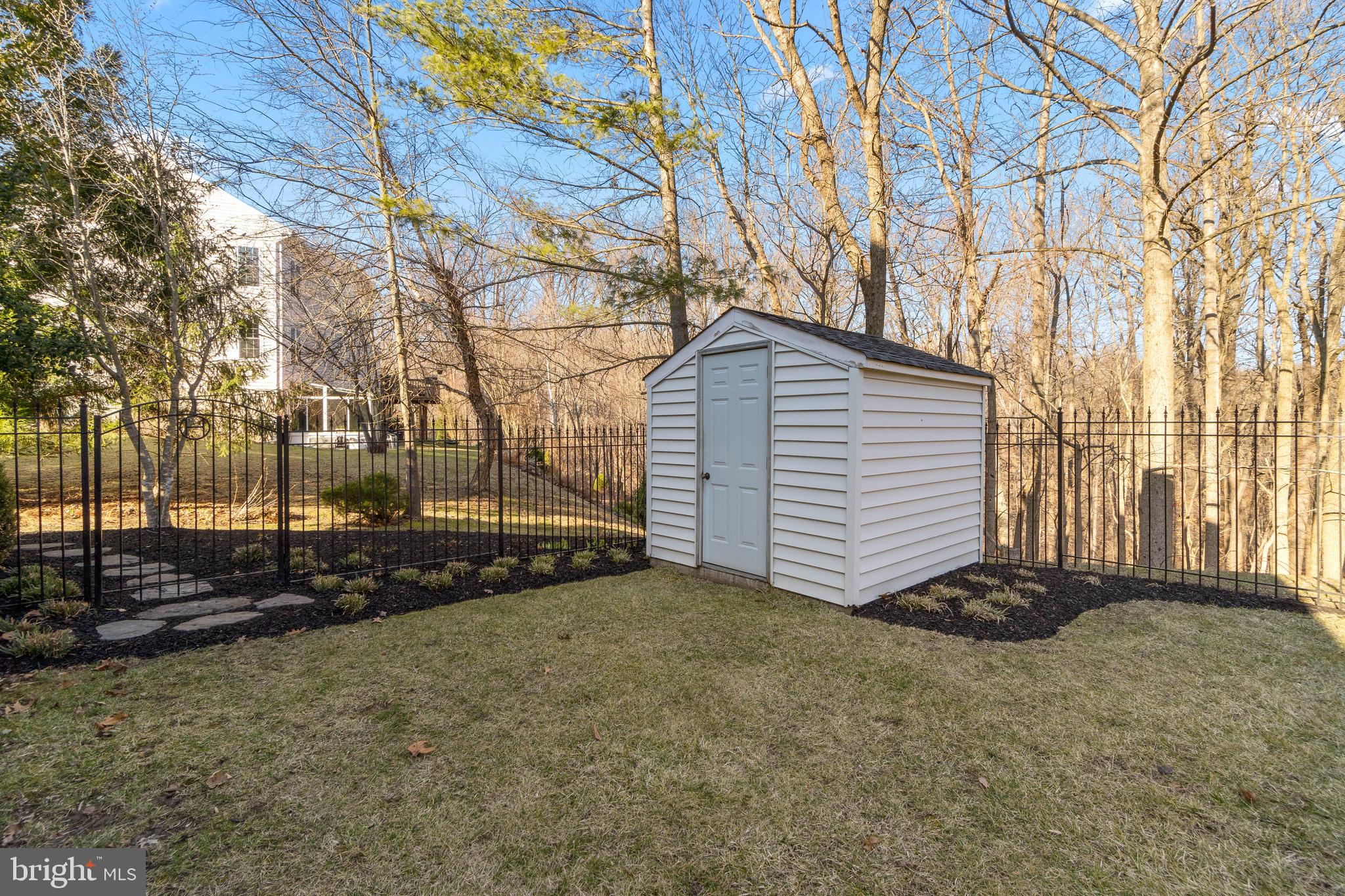 GOVERNORS RUN - Residential