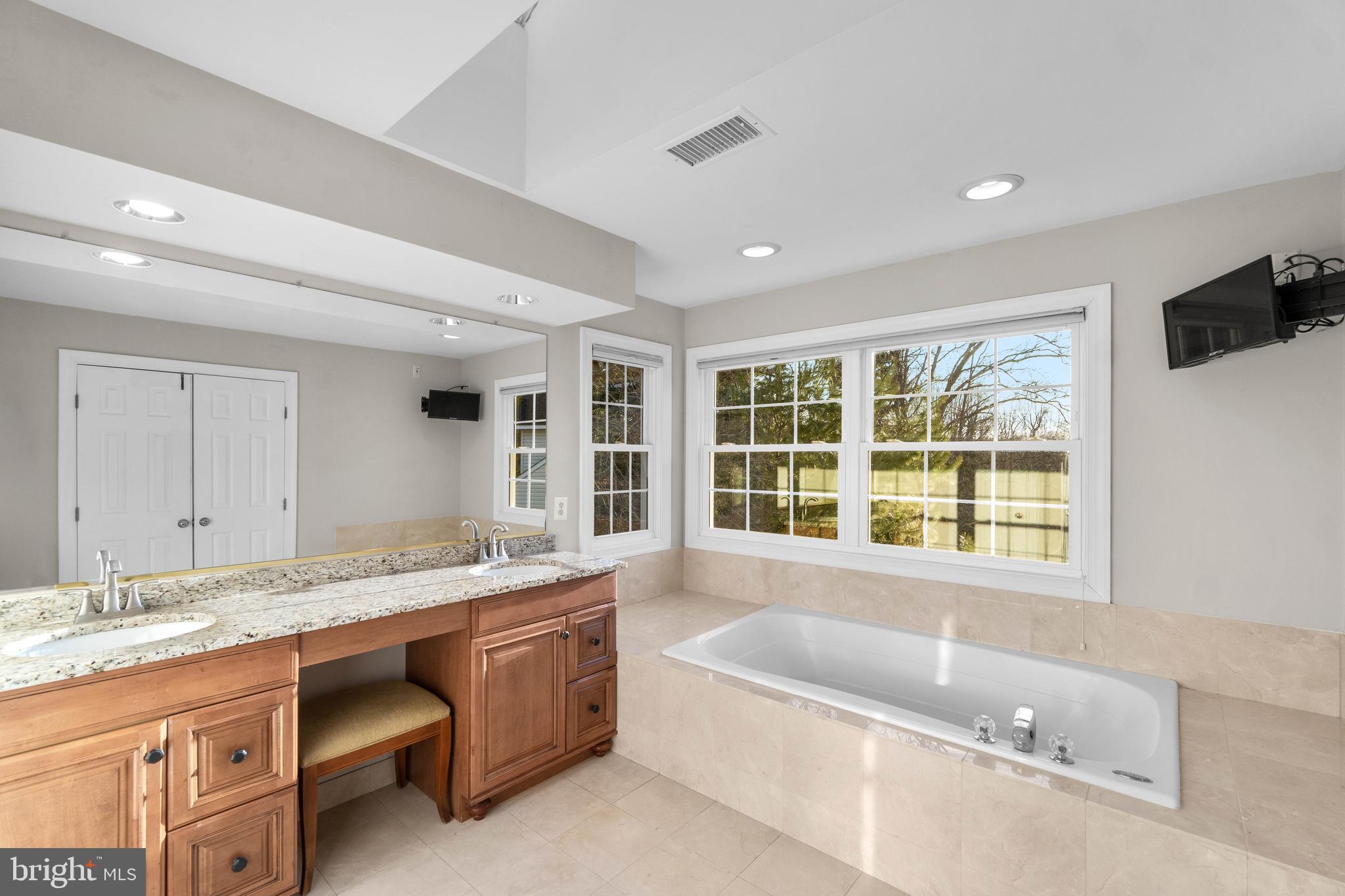 GOVERNORS RUN - Residential