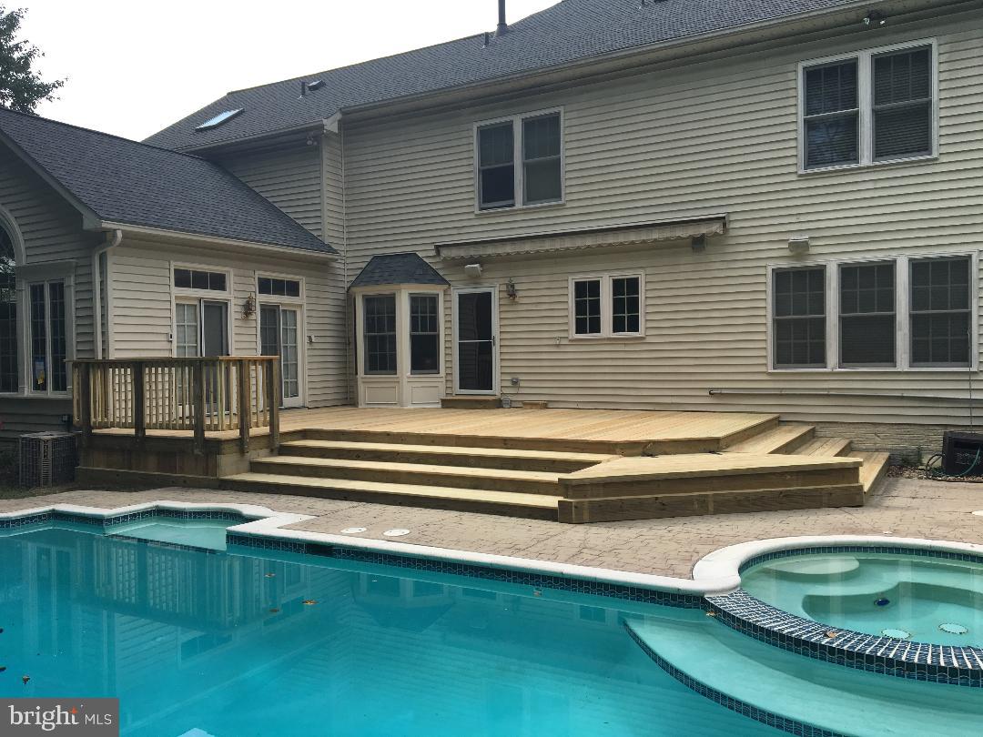 GOVERNORS RUN - Residential