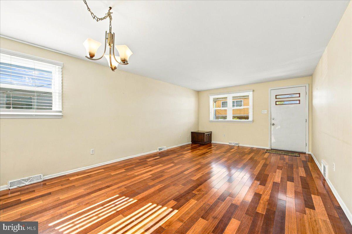 5-7 S DECATUR AVENUE