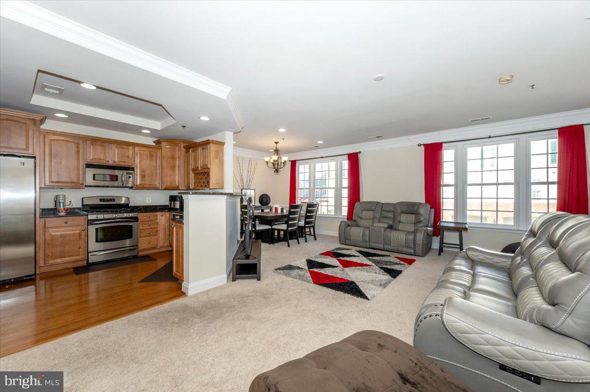 3541 HUNTLEY MANOR LANE 79B