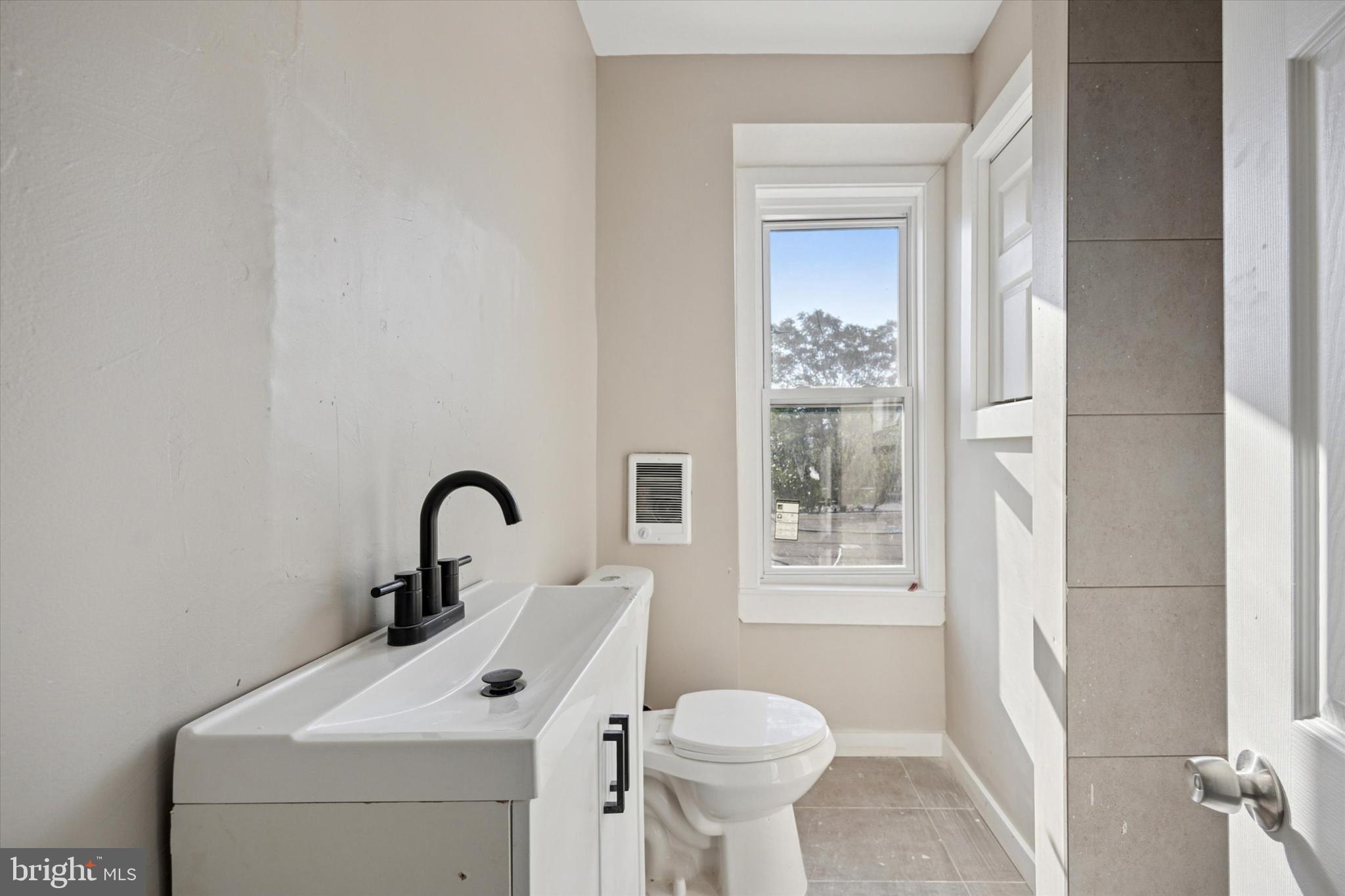 UNIVERSITY CITY - Residential Lease