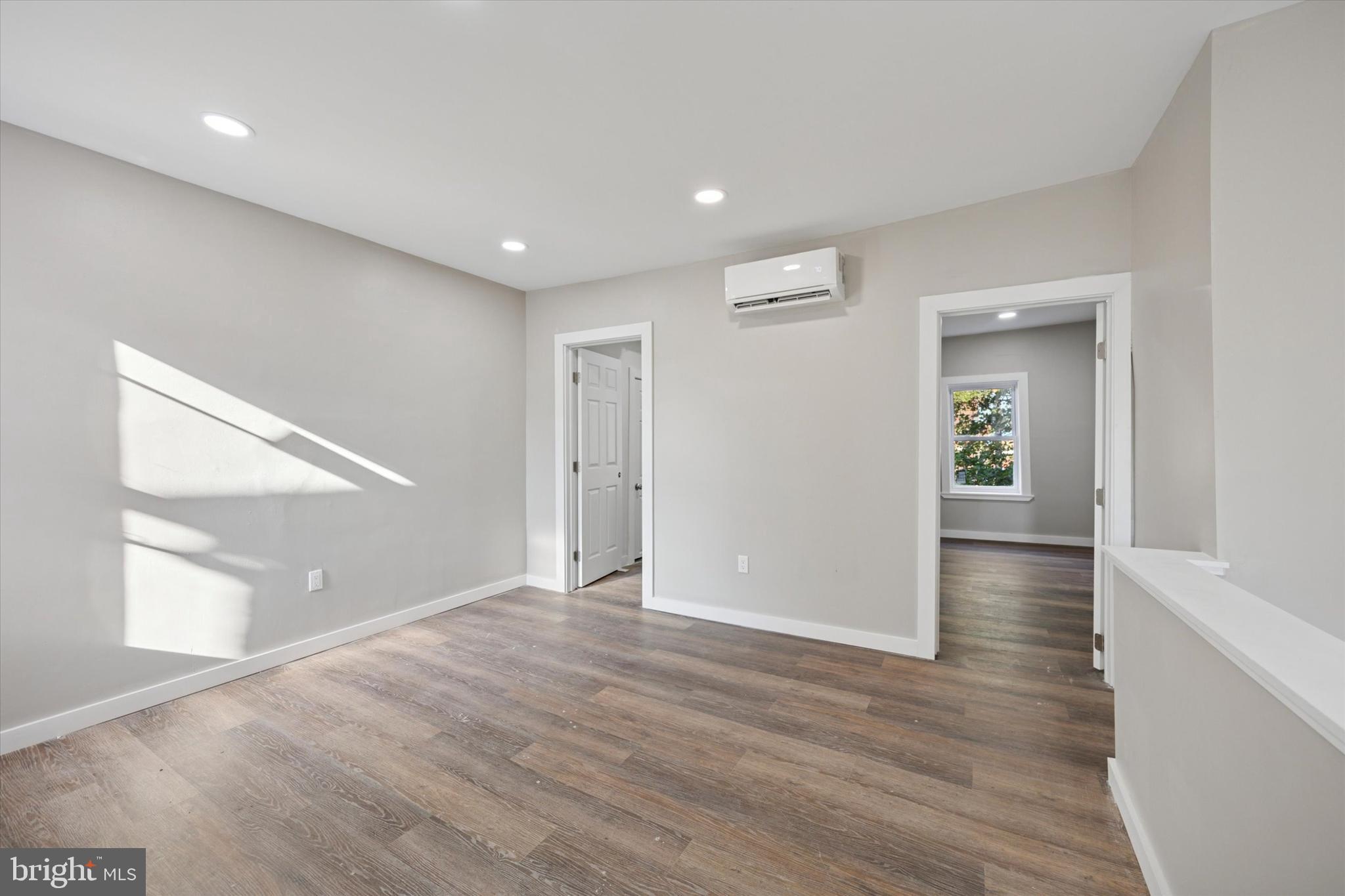 UNIVERSITY CITY - Residential Lease