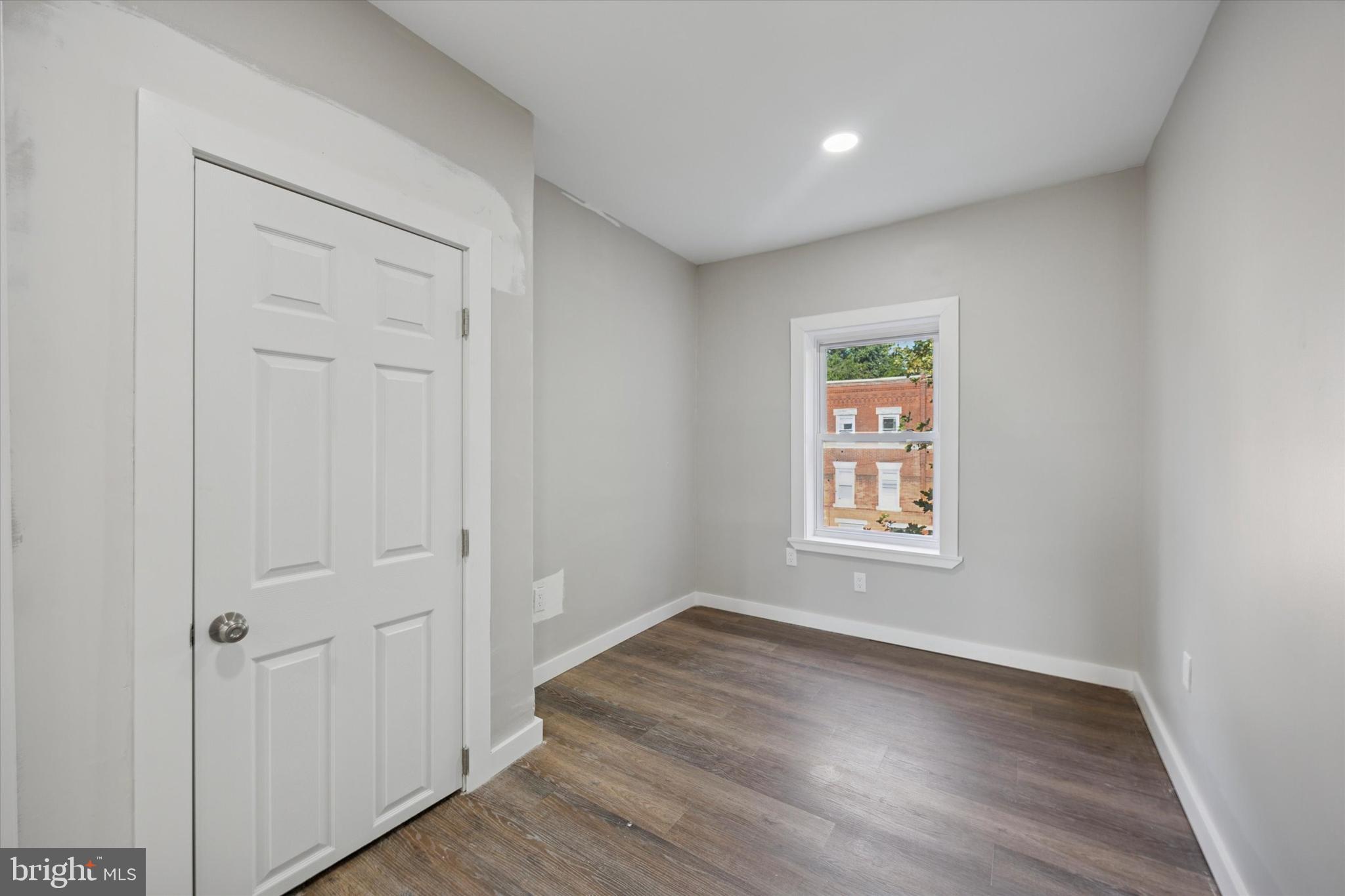 UNIVERSITY CITY - Residential Lease