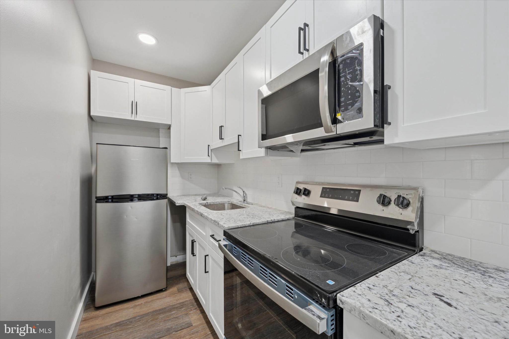 UNIVERSITY CITY - Residential Lease