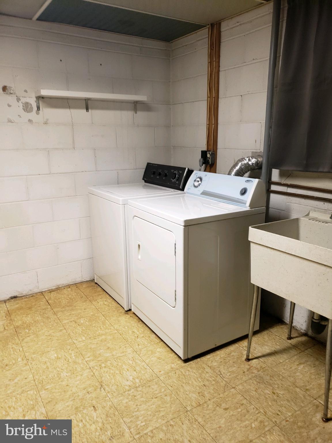 WARBURTON OAKS - Residential