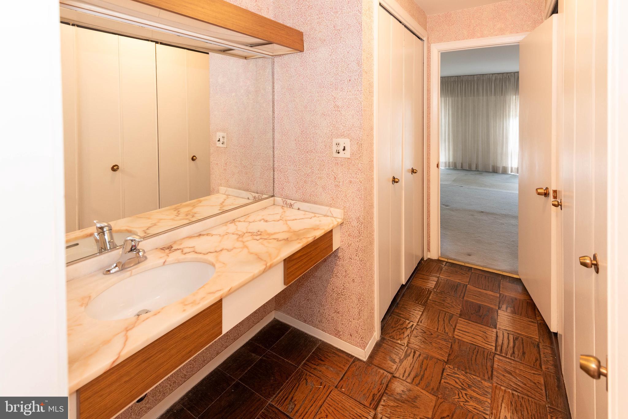 ARLINGTON - Residential