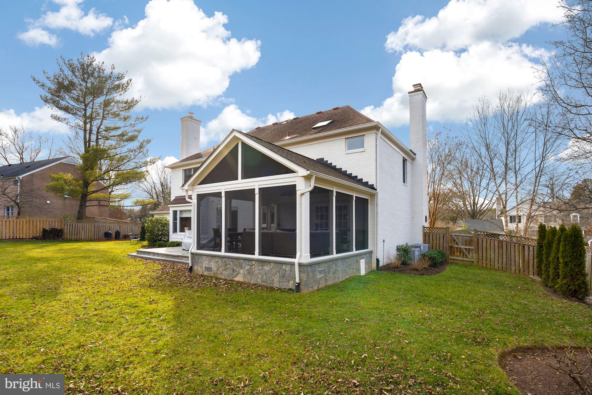 LYNWOOD - Residential