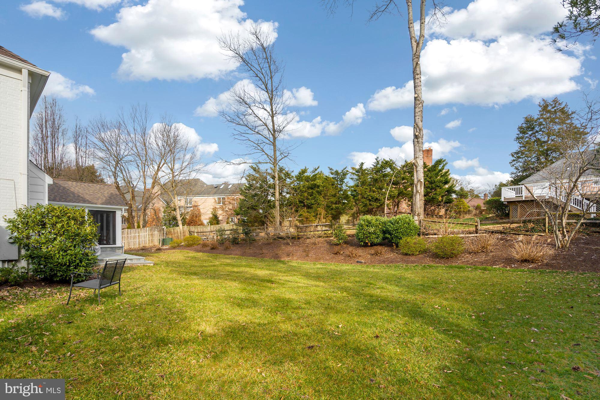 LYNWOOD - Residential