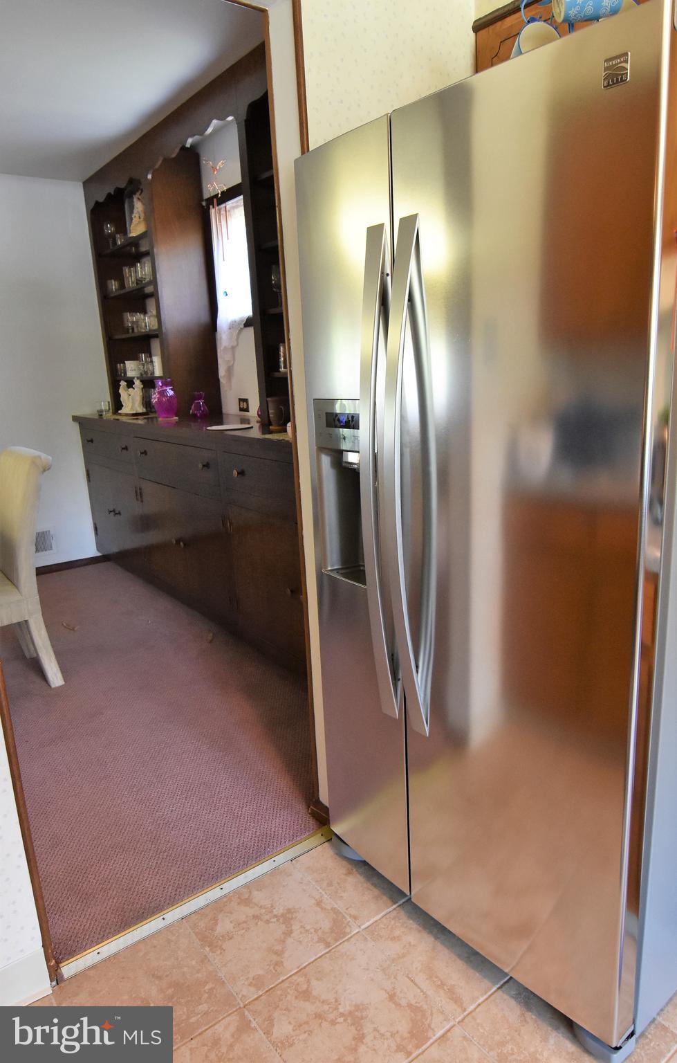 LAURELTON - Residential