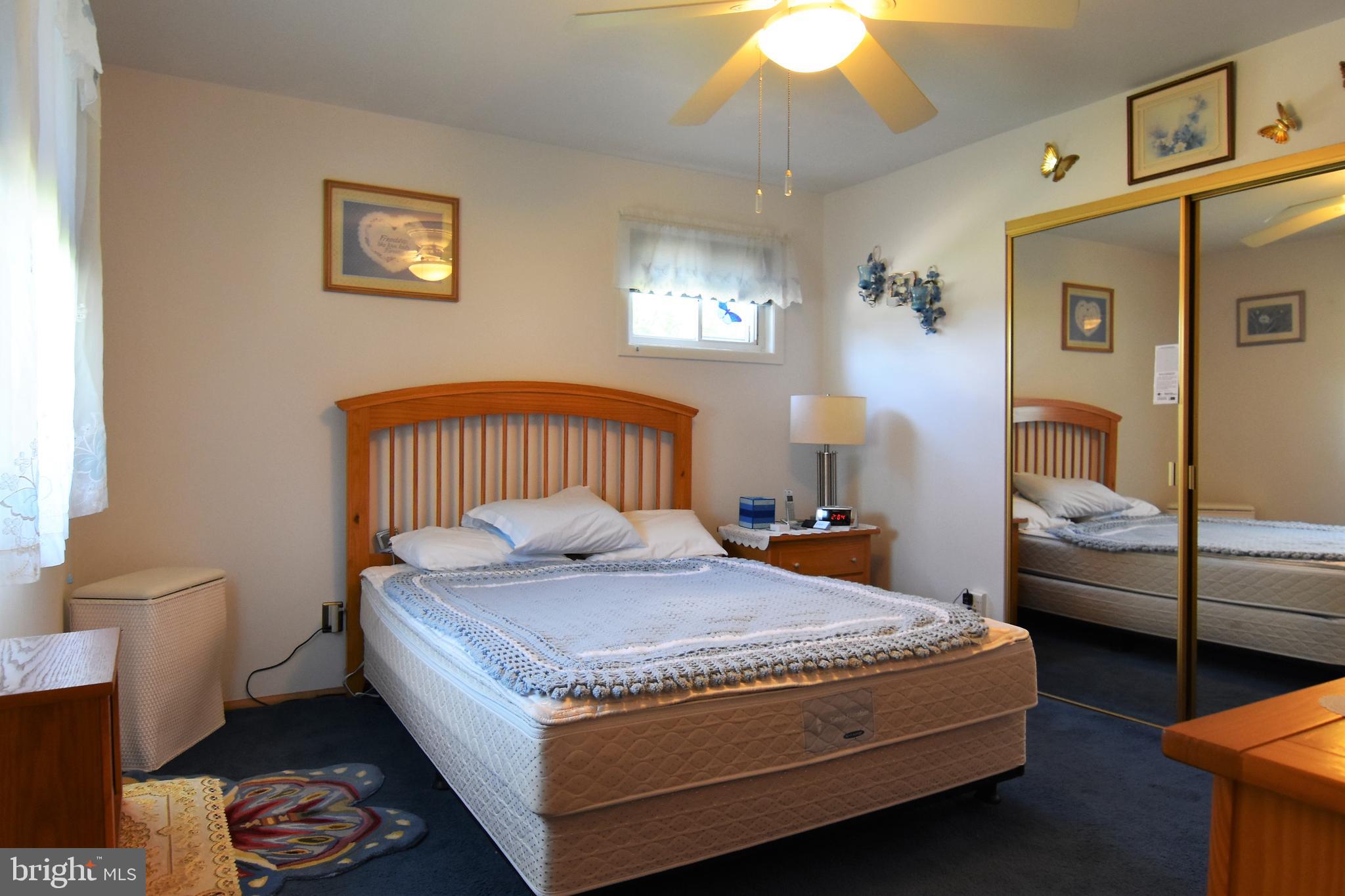 LAURELTON - Residential