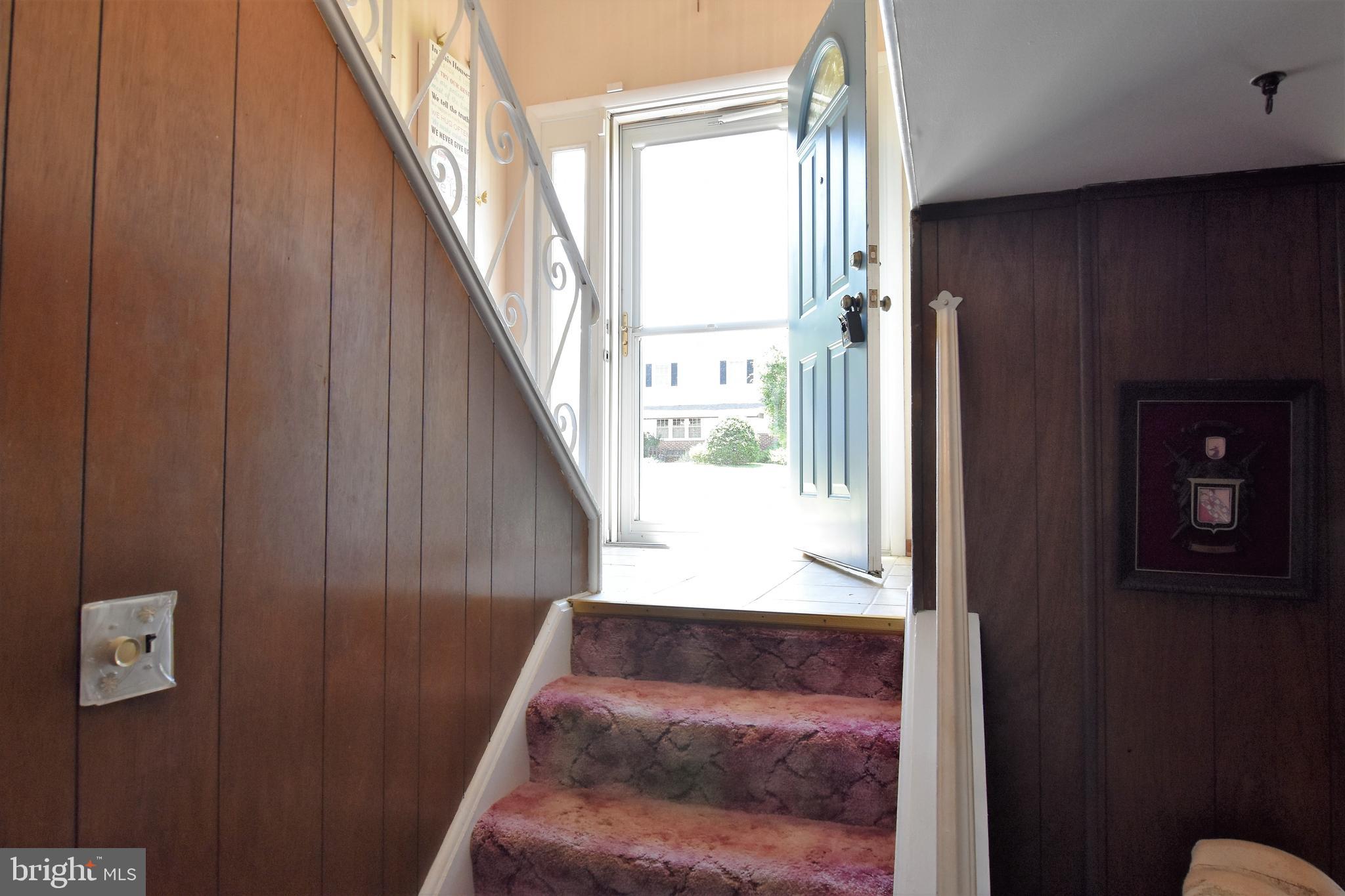 LAURELTON - Residential