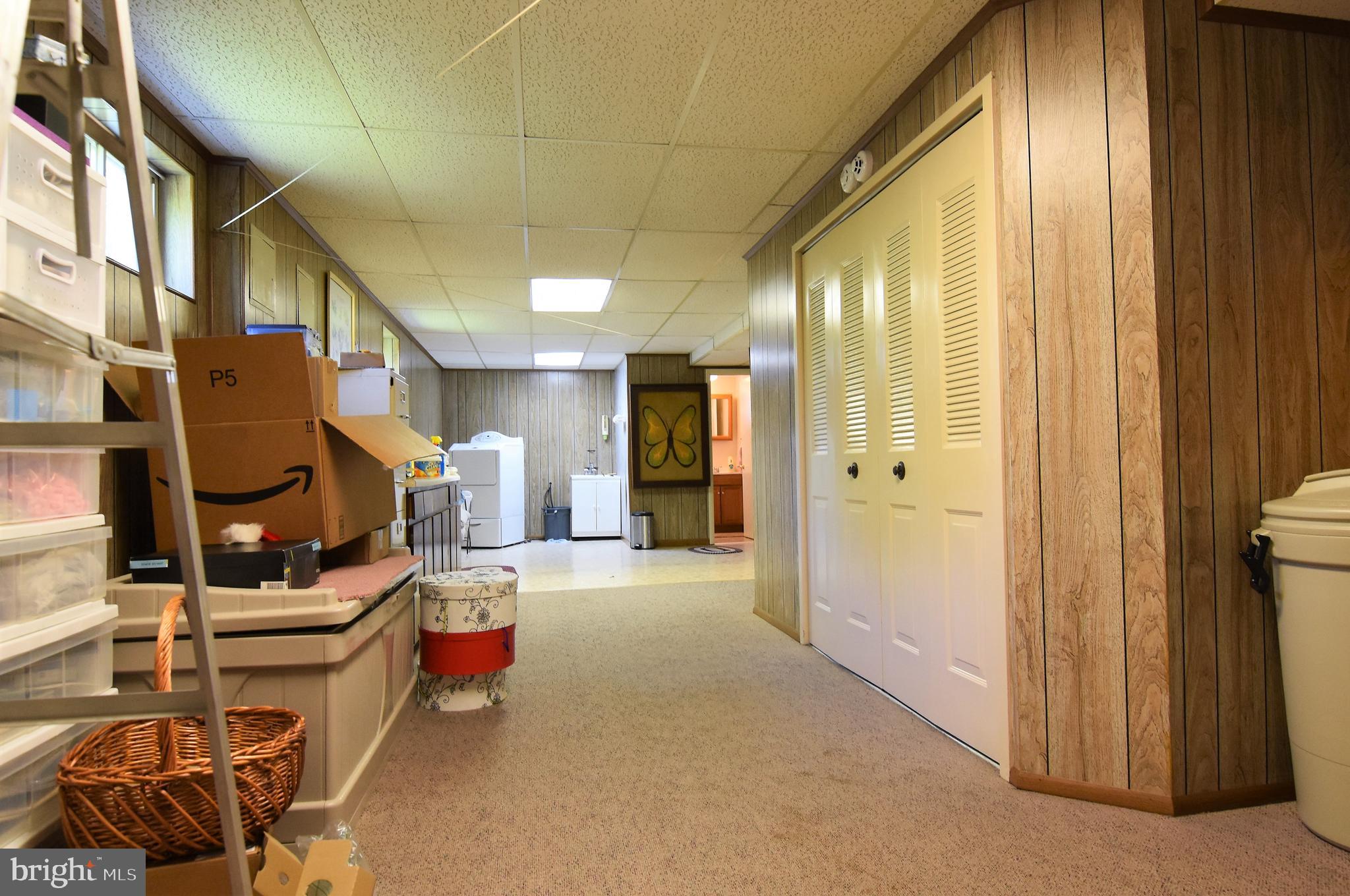 LAURELTON - Residential