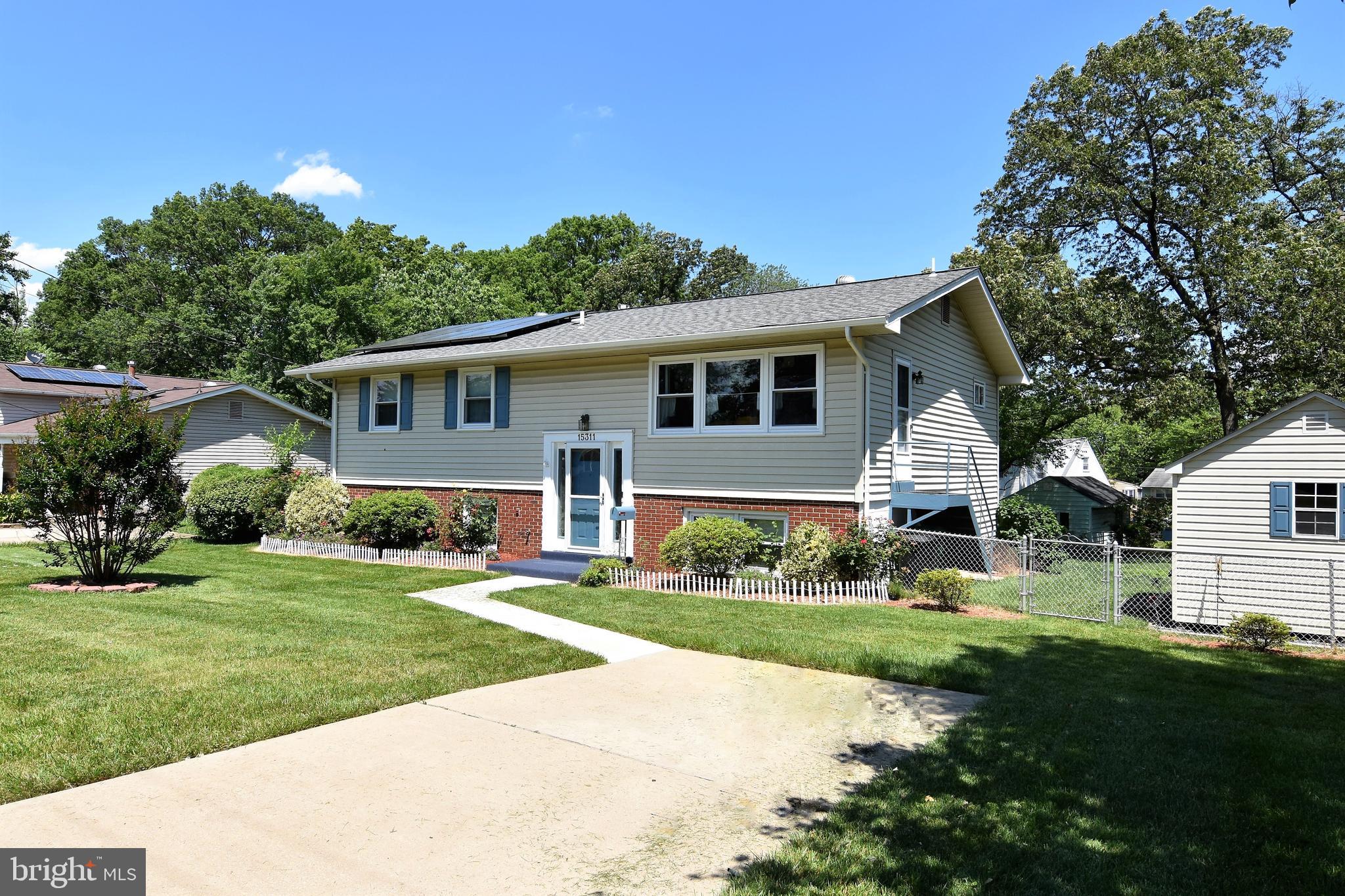 LAURELTON - Residential