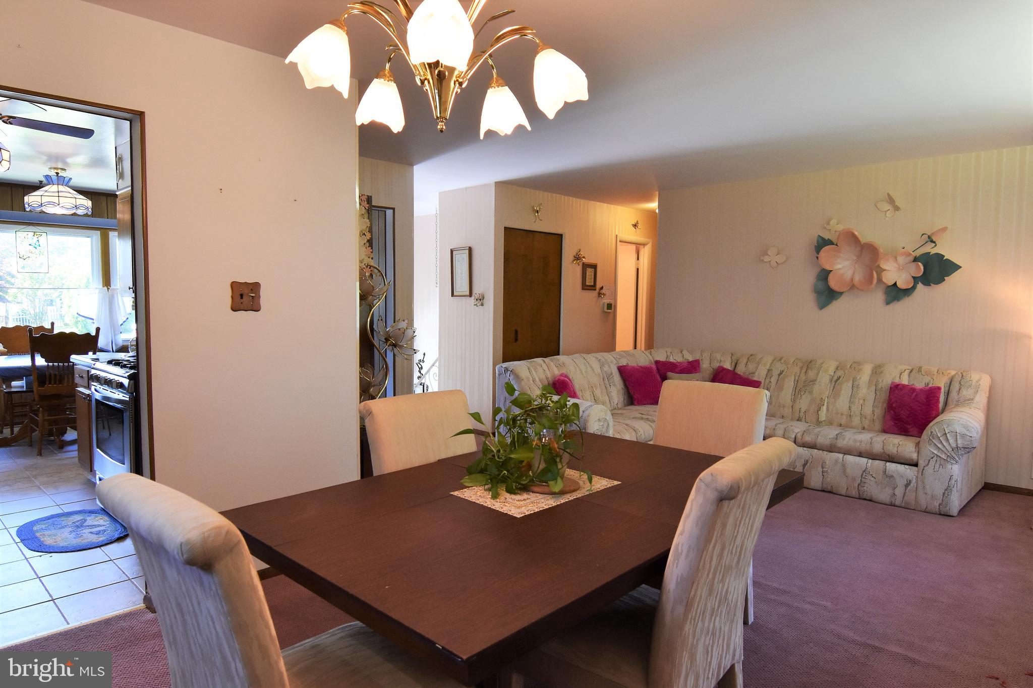 LAURELTON - Residential