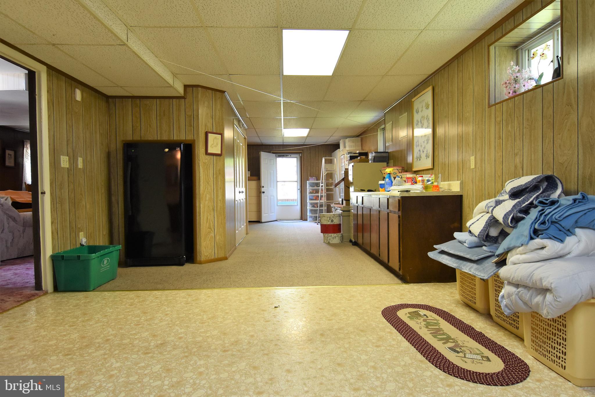 LAURELTON - Residential