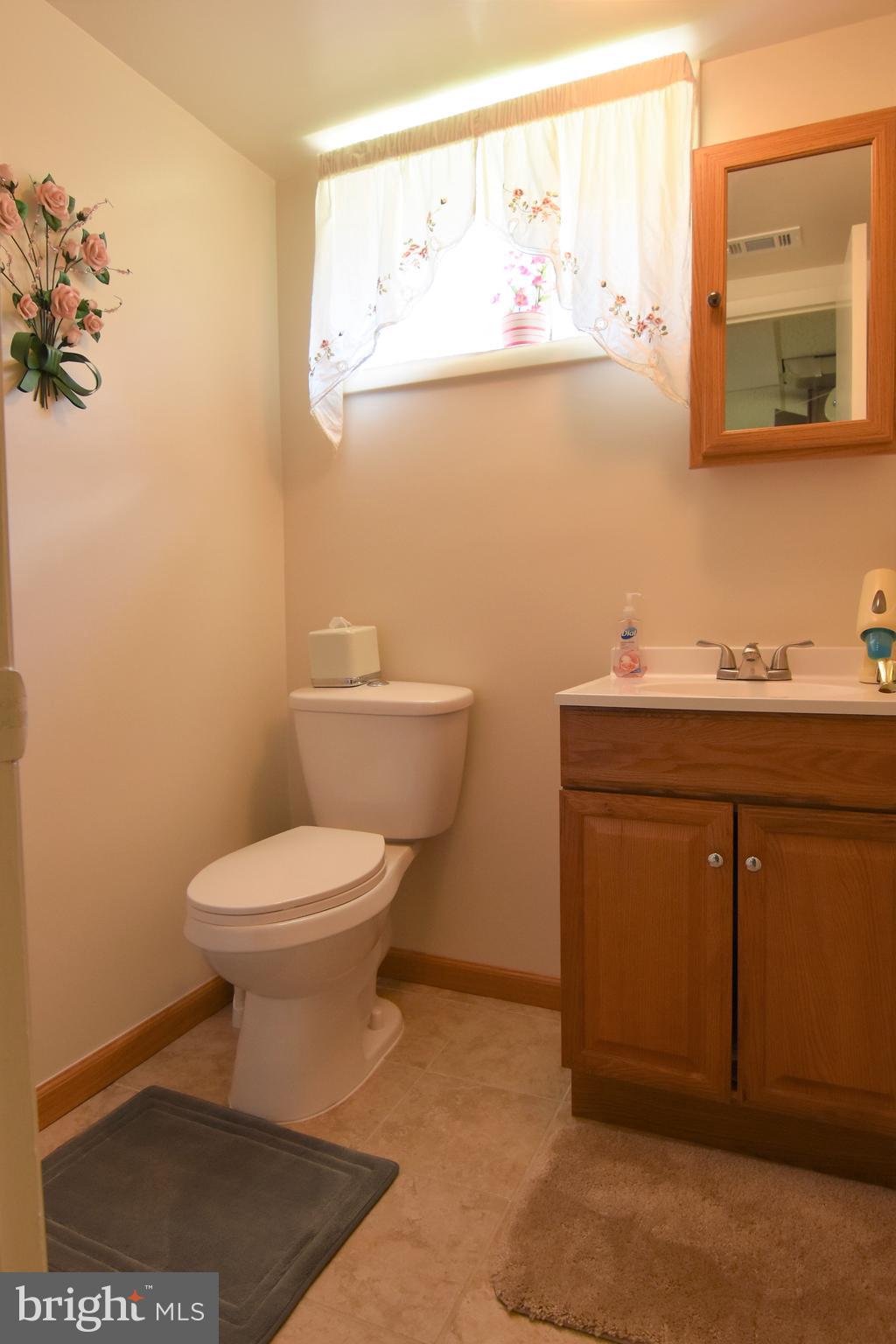 LAURELTON - Residential