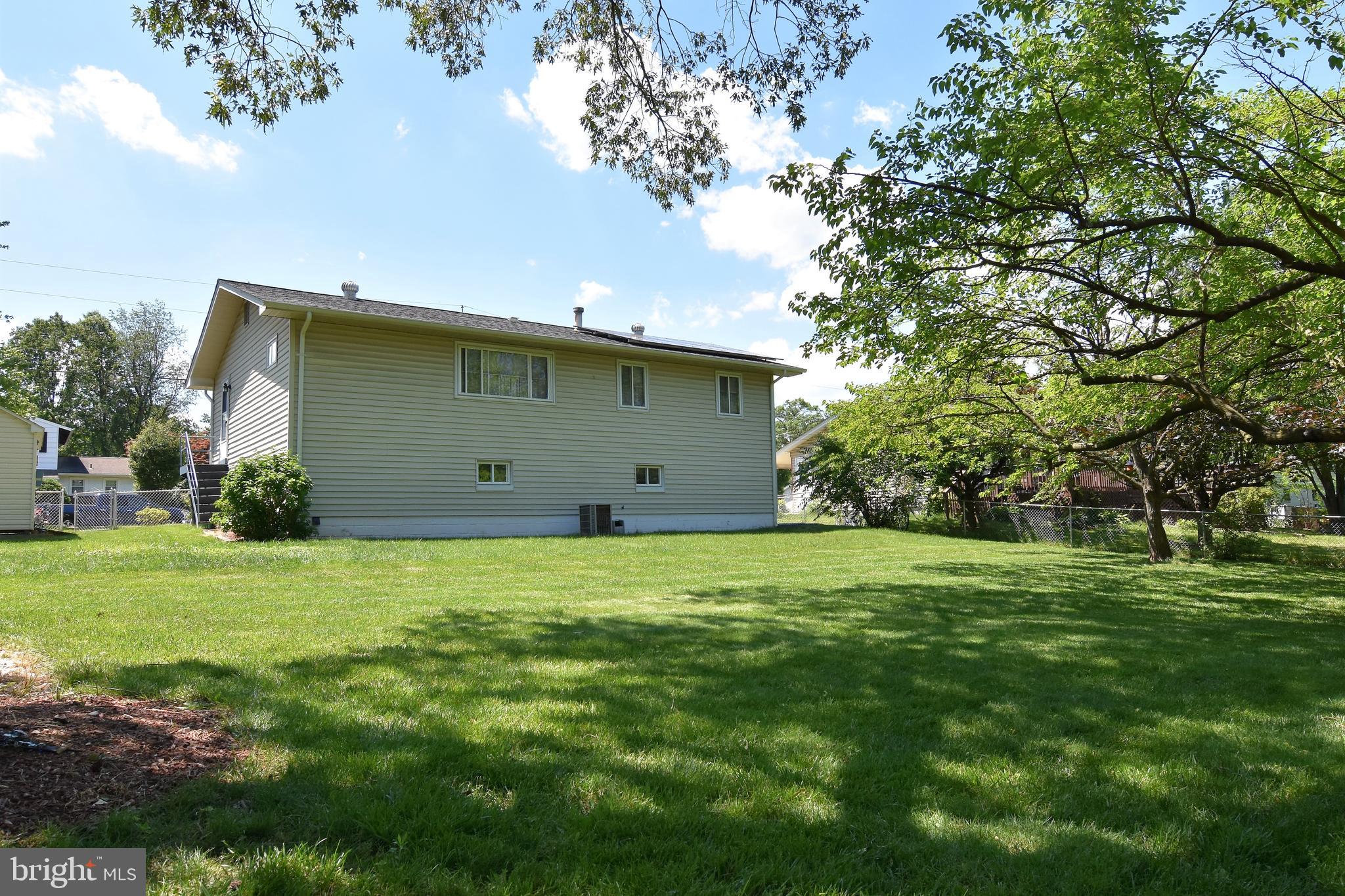 LAURELTON - Residential