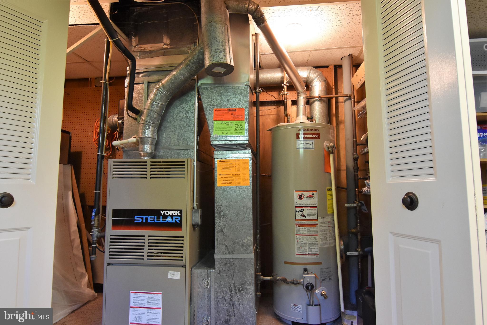 LAURELTON - Residential