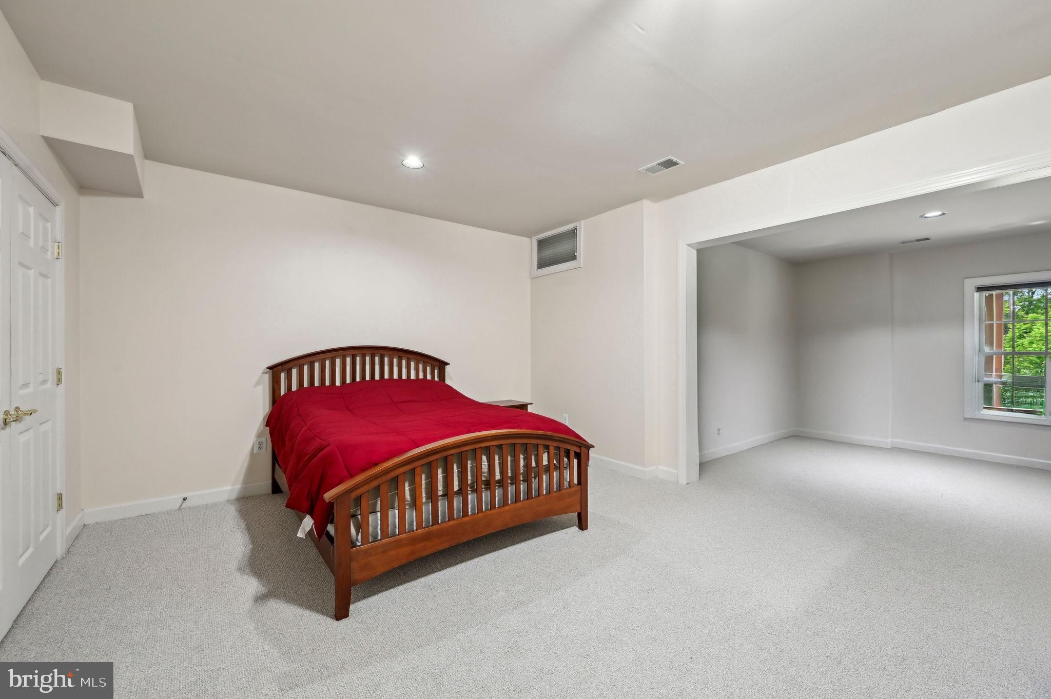 RIVER DOWNS - Residential