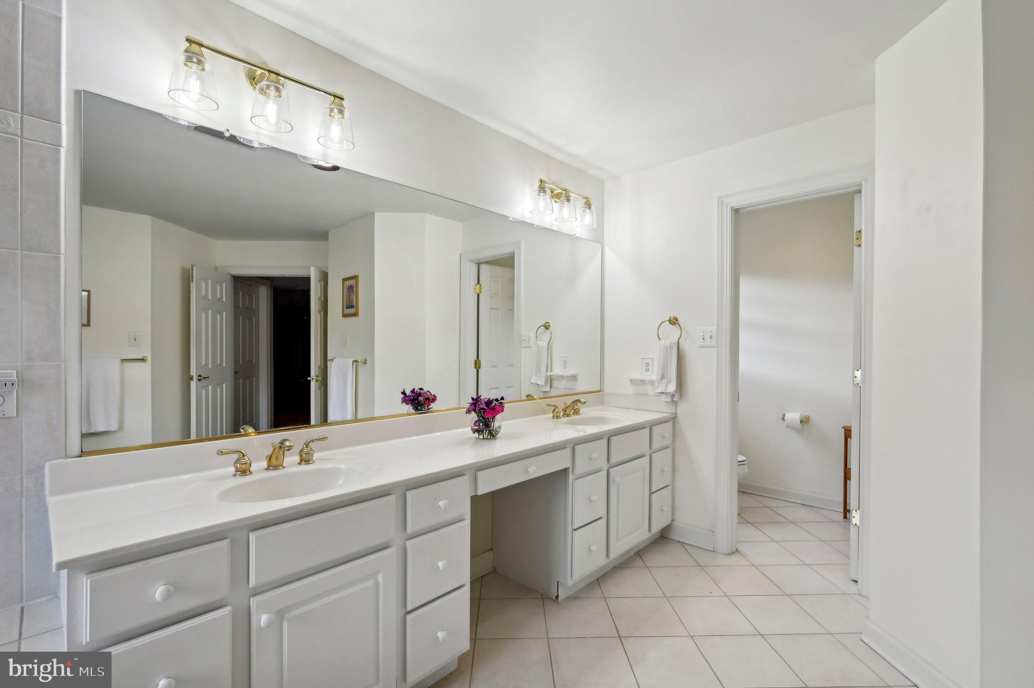 RIVER DOWNS - Residential