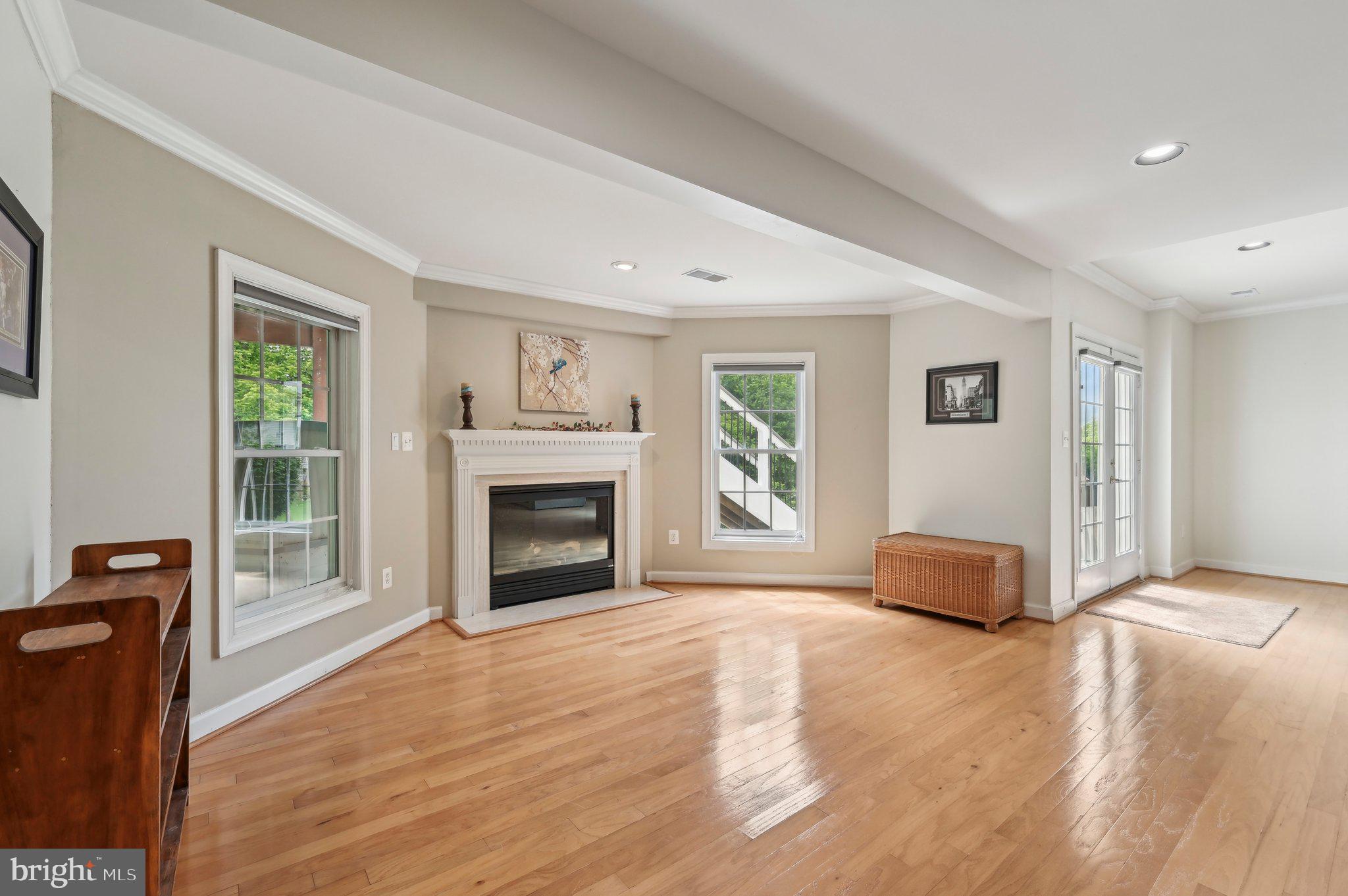 RIVER DOWNS - Residential