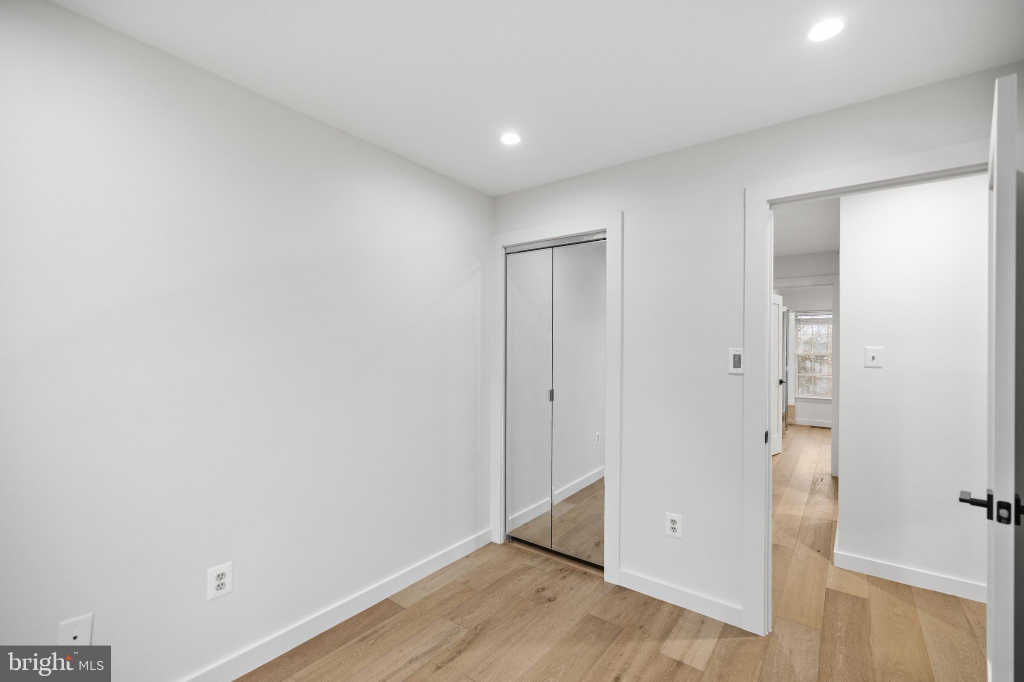 COMPTON VALLEY ESTATES - Residential Lease