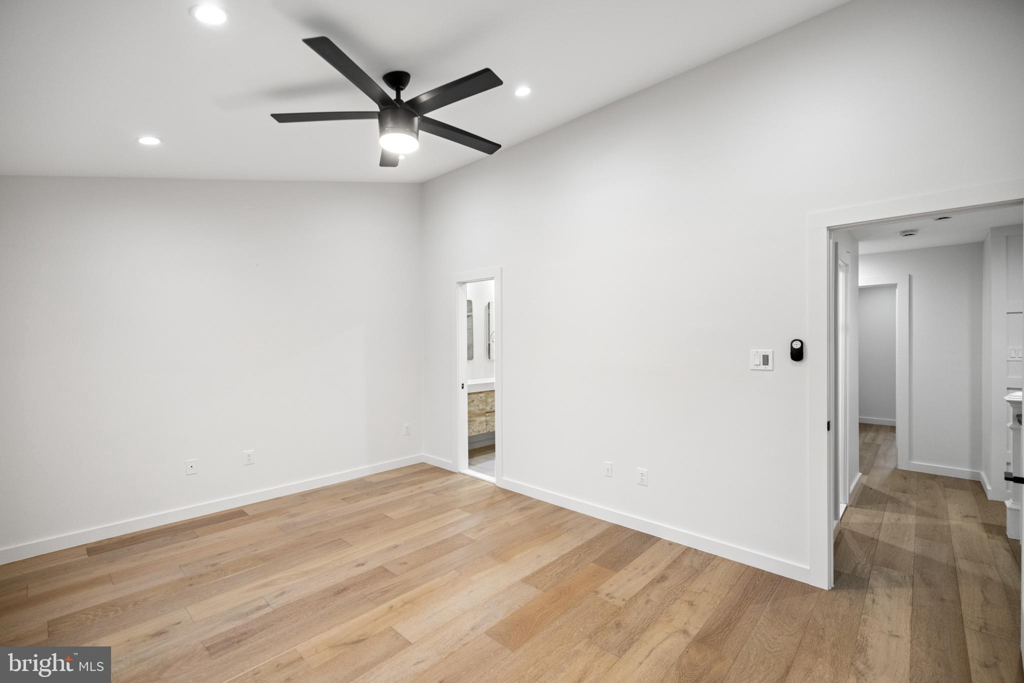 COMPTON VALLEY ESTATES - Residential Lease