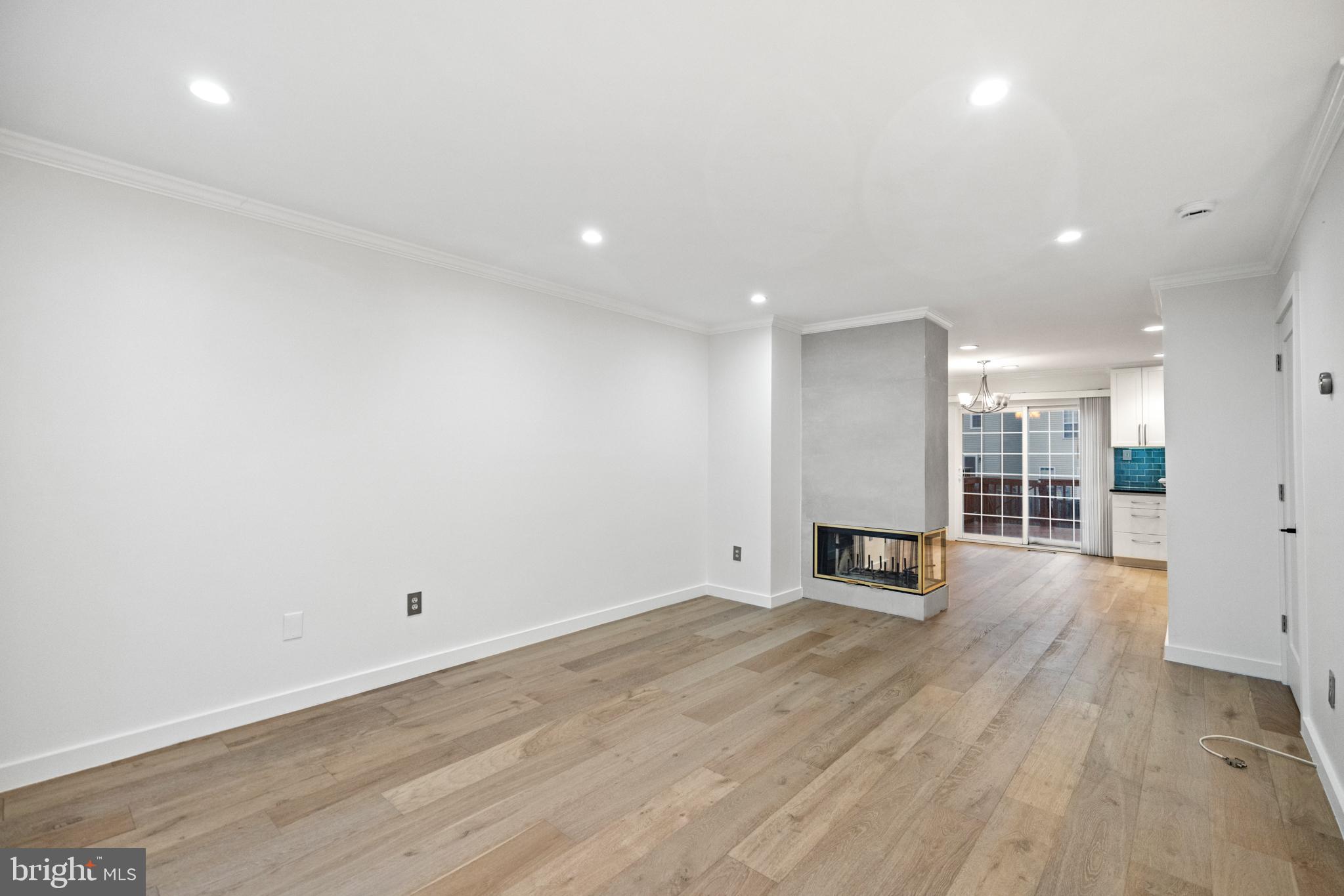 COMPTON VALLEY ESTATES - Residential Lease