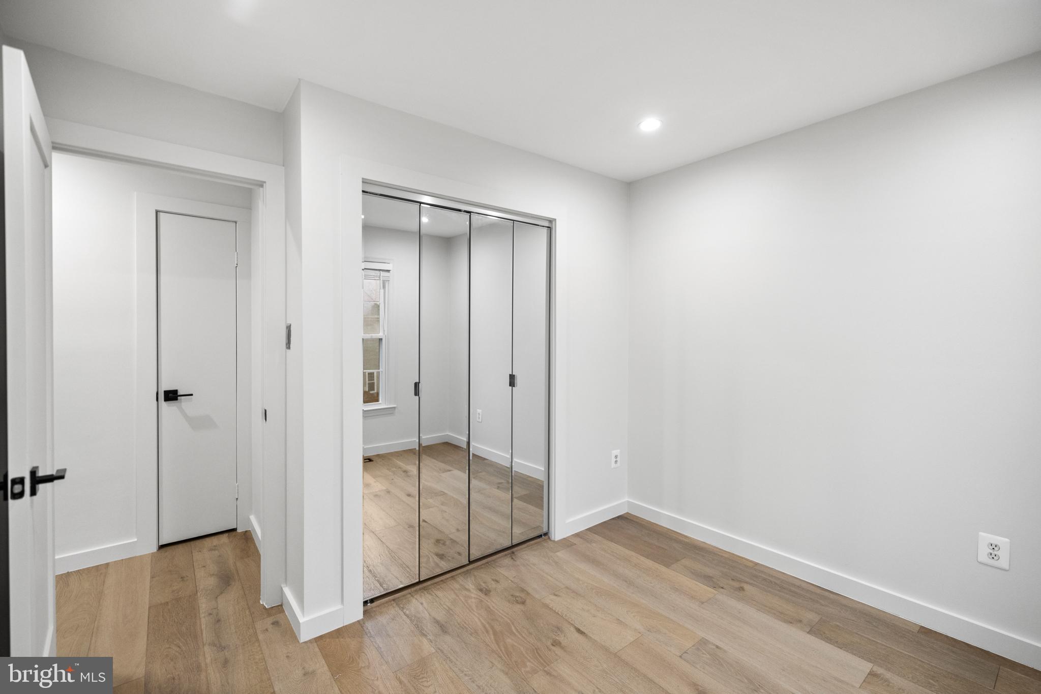 COMPTON VALLEY ESTATES - Residential Lease