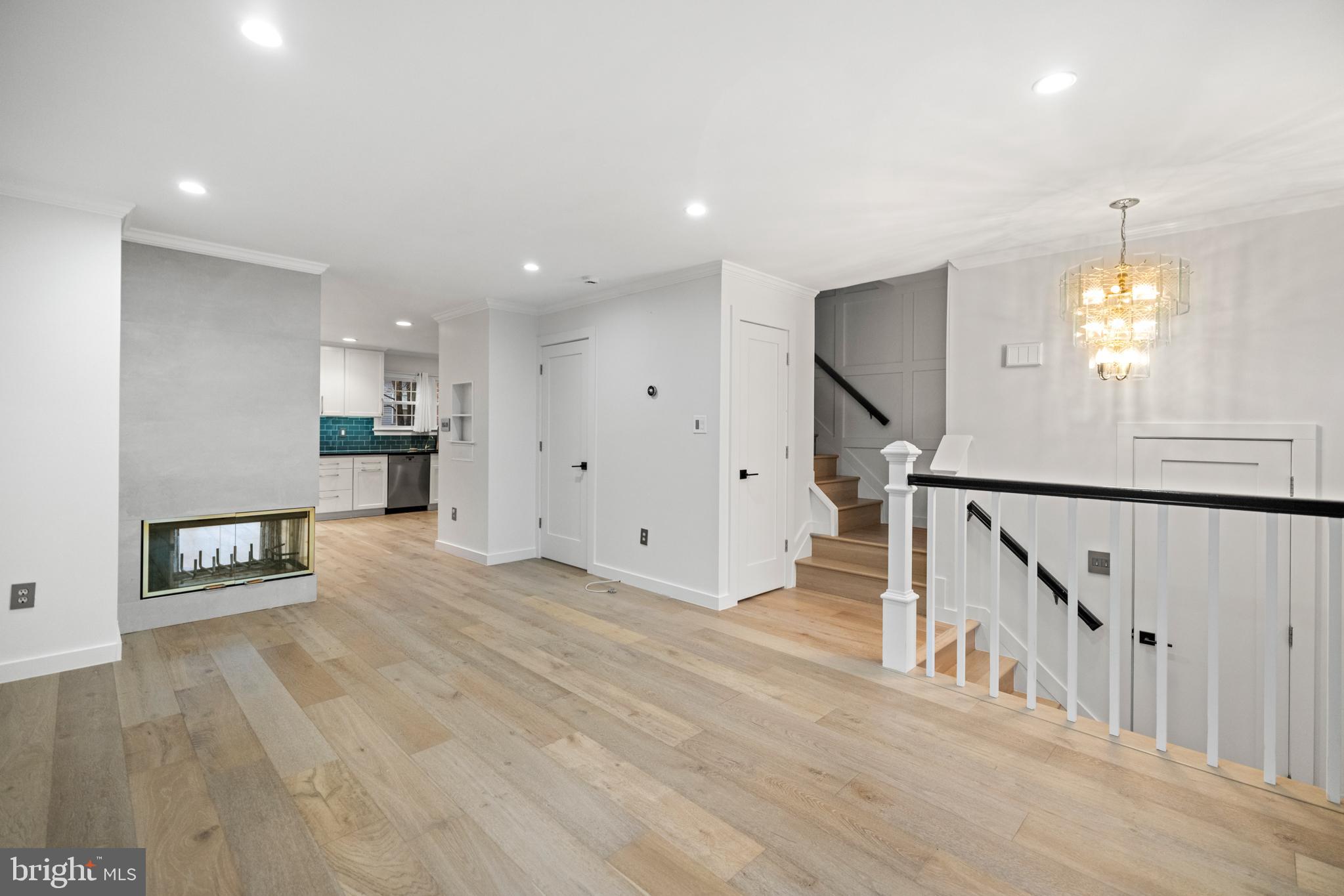 COMPTON VALLEY ESTATES - Residential Lease
