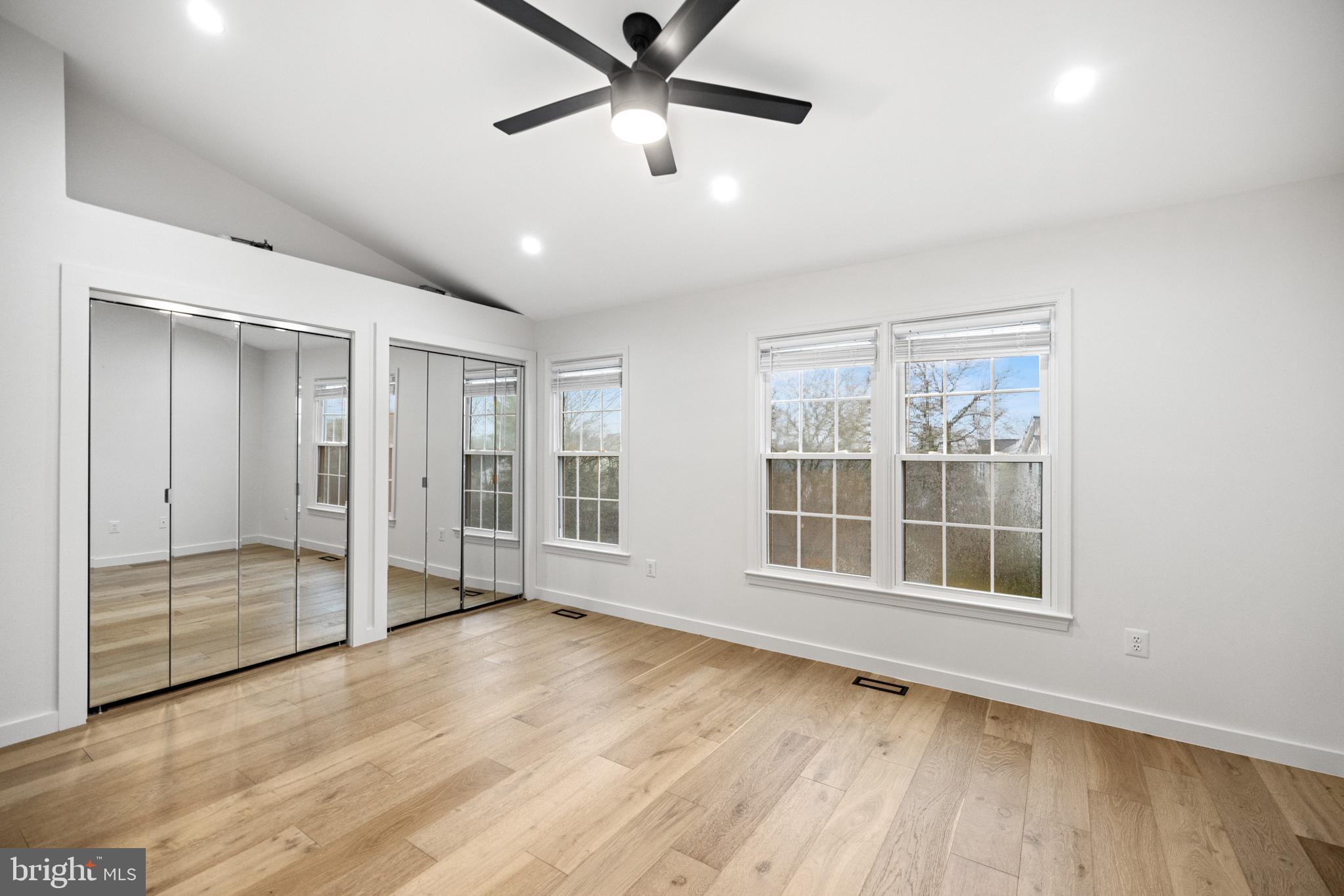 COMPTON VALLEY ESTATES - Residential Lease