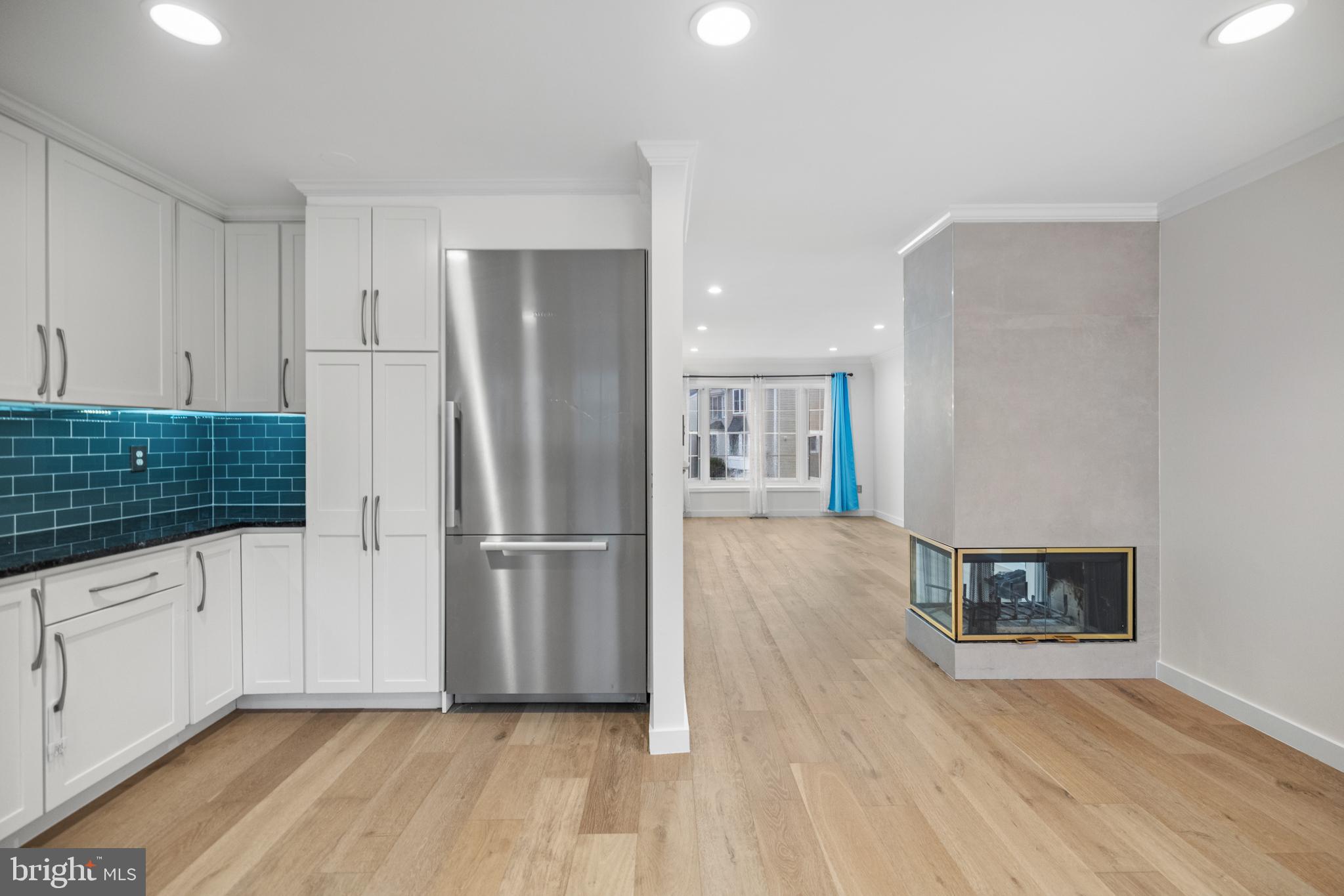 COMPTON VALLEY ESTATES - Residential Lease