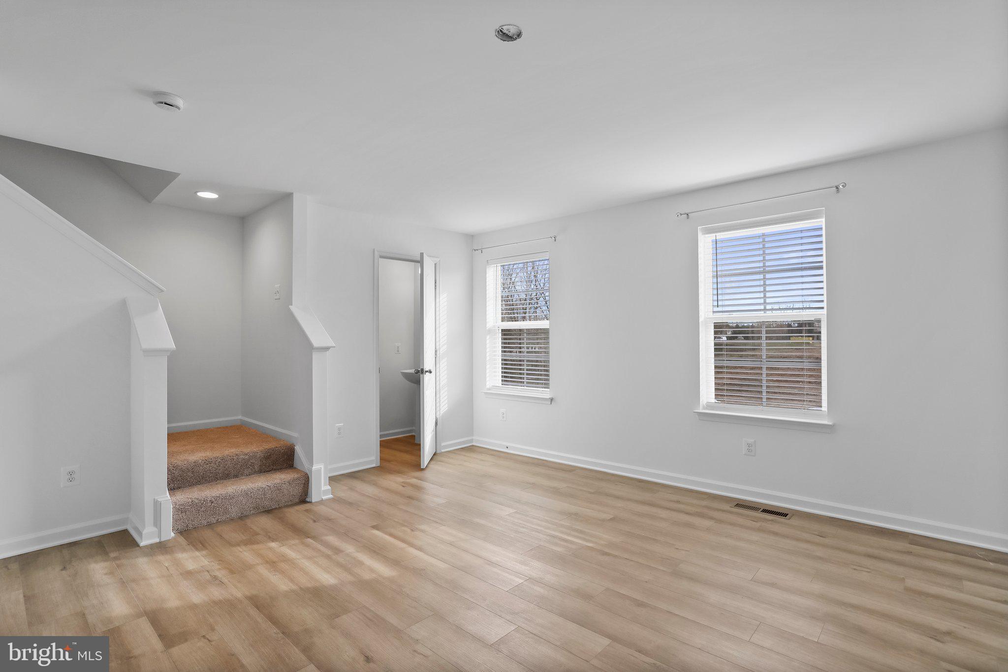 MCCAULEY CROSSING - Residential Lease