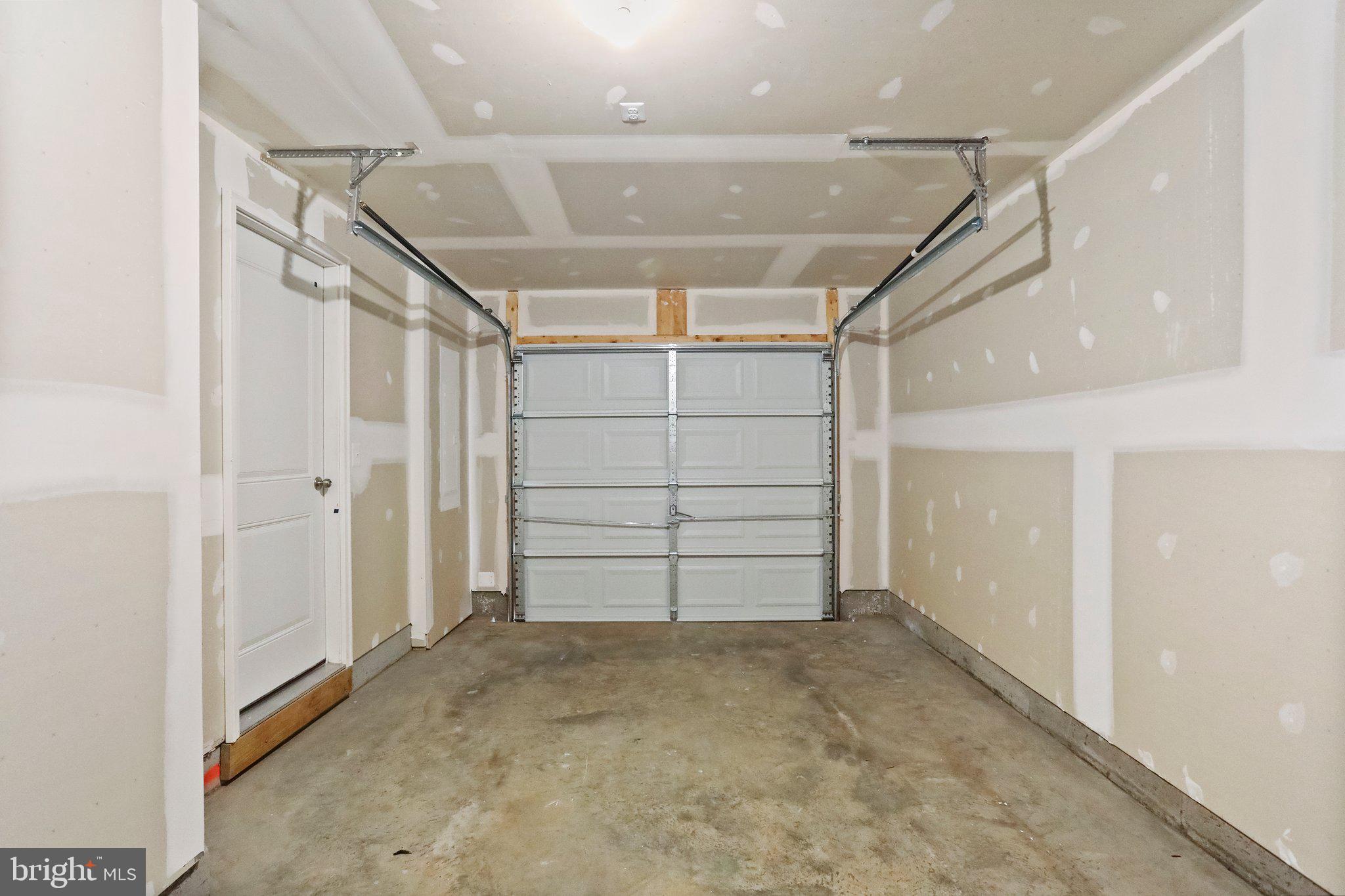 MCCAULEY CROSSING - Residential Lease