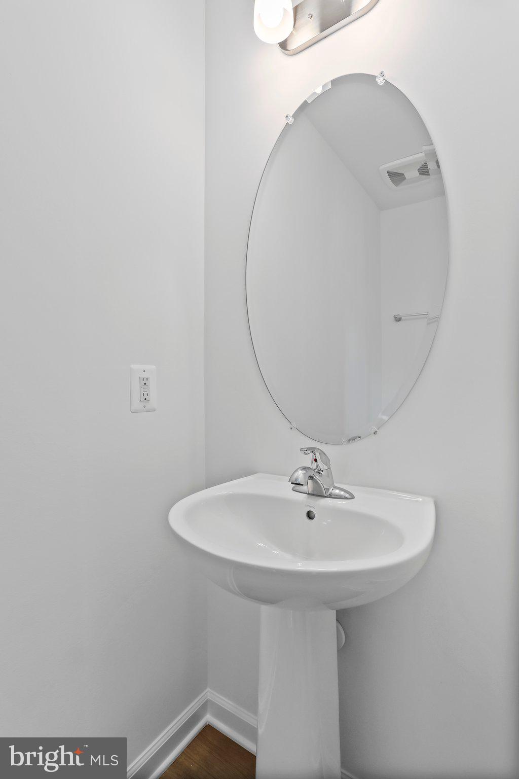 MCCAULEY CROSSING - Residential Lease