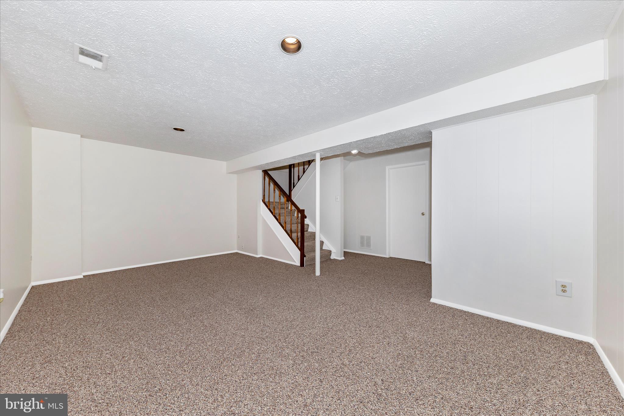 DAMASCUS MANOR - Residential