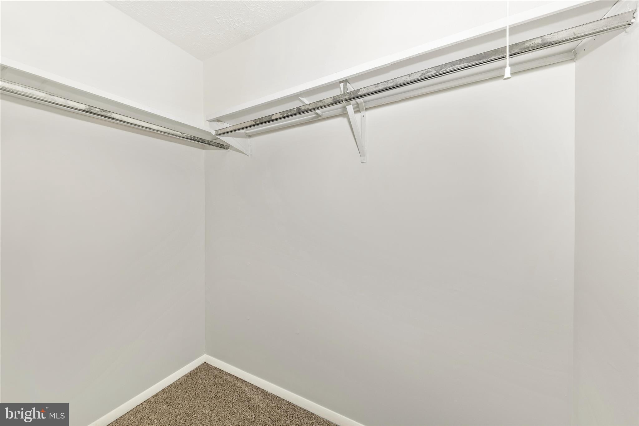 DAMASCUS MANOR - Residential