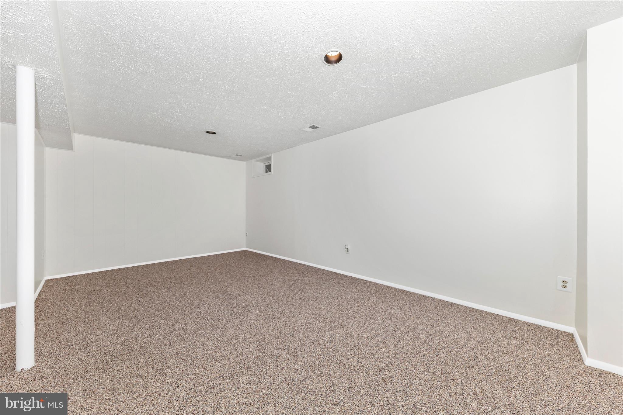 DAMASCUS MANOR - Residential