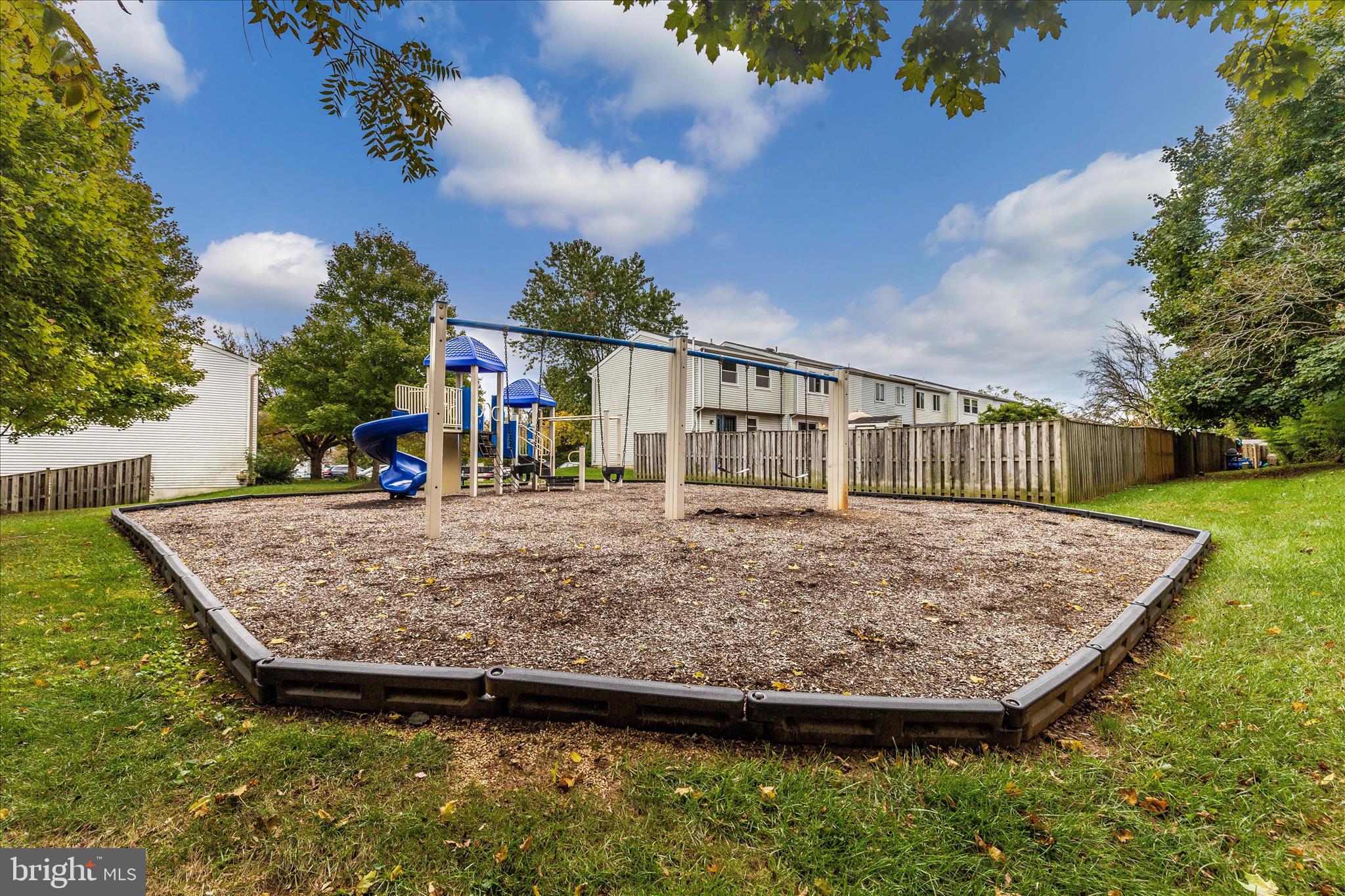 DAMASCUS MANOR - Residential