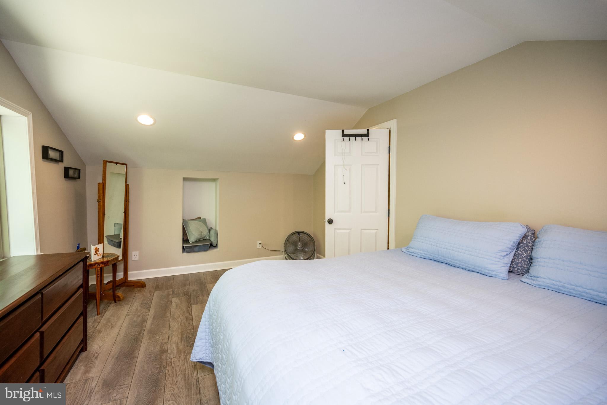 HOYES RUN - Residential