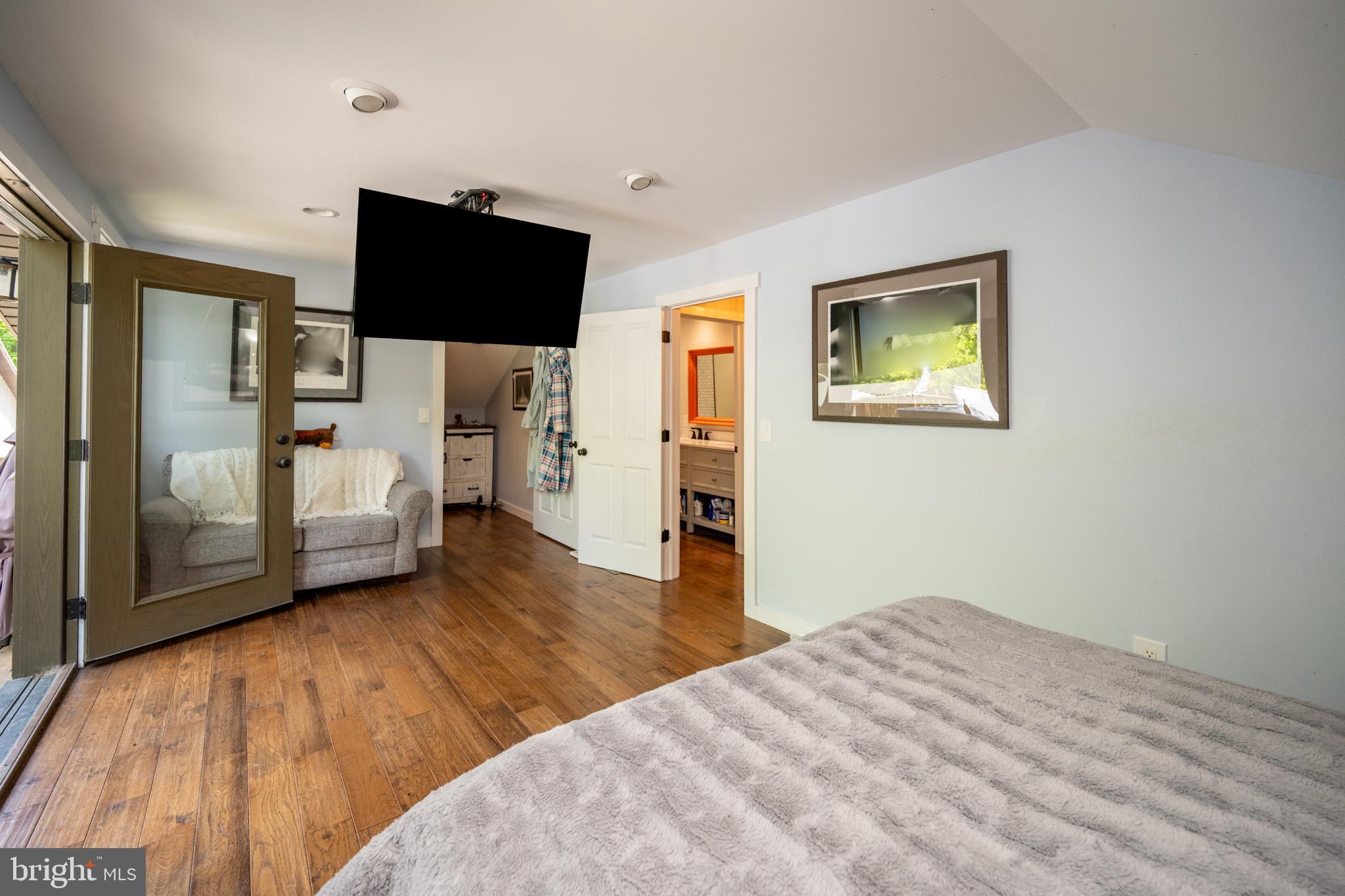 HOYES RUN - Residential