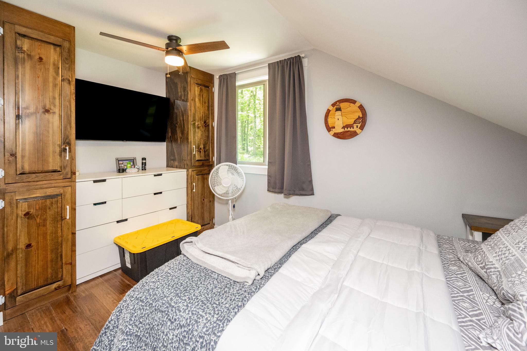 HOYES RUN - Residential