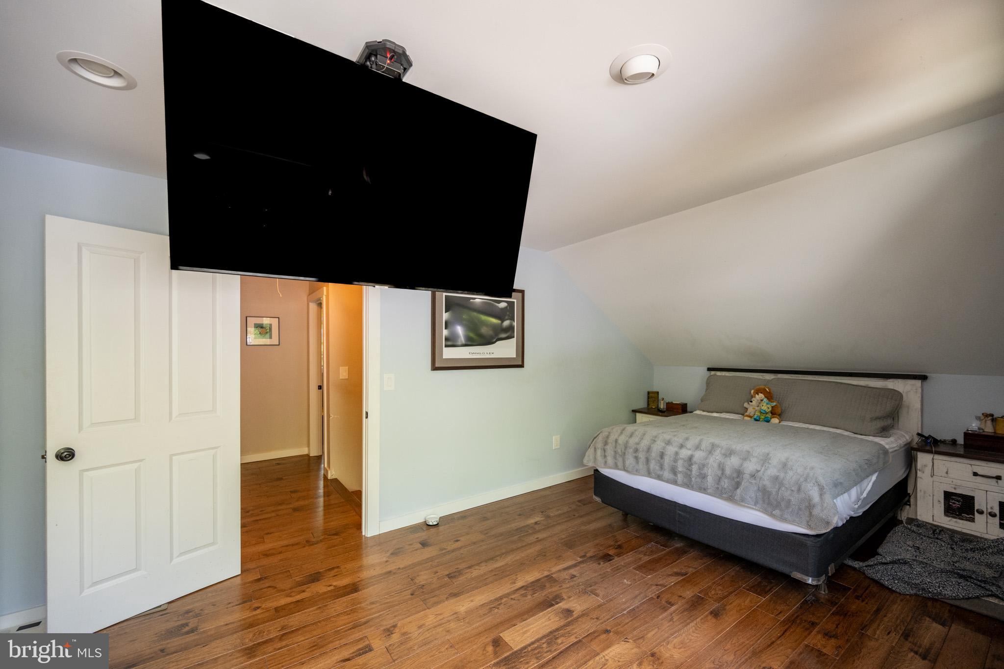 HOYES RUN - Residential