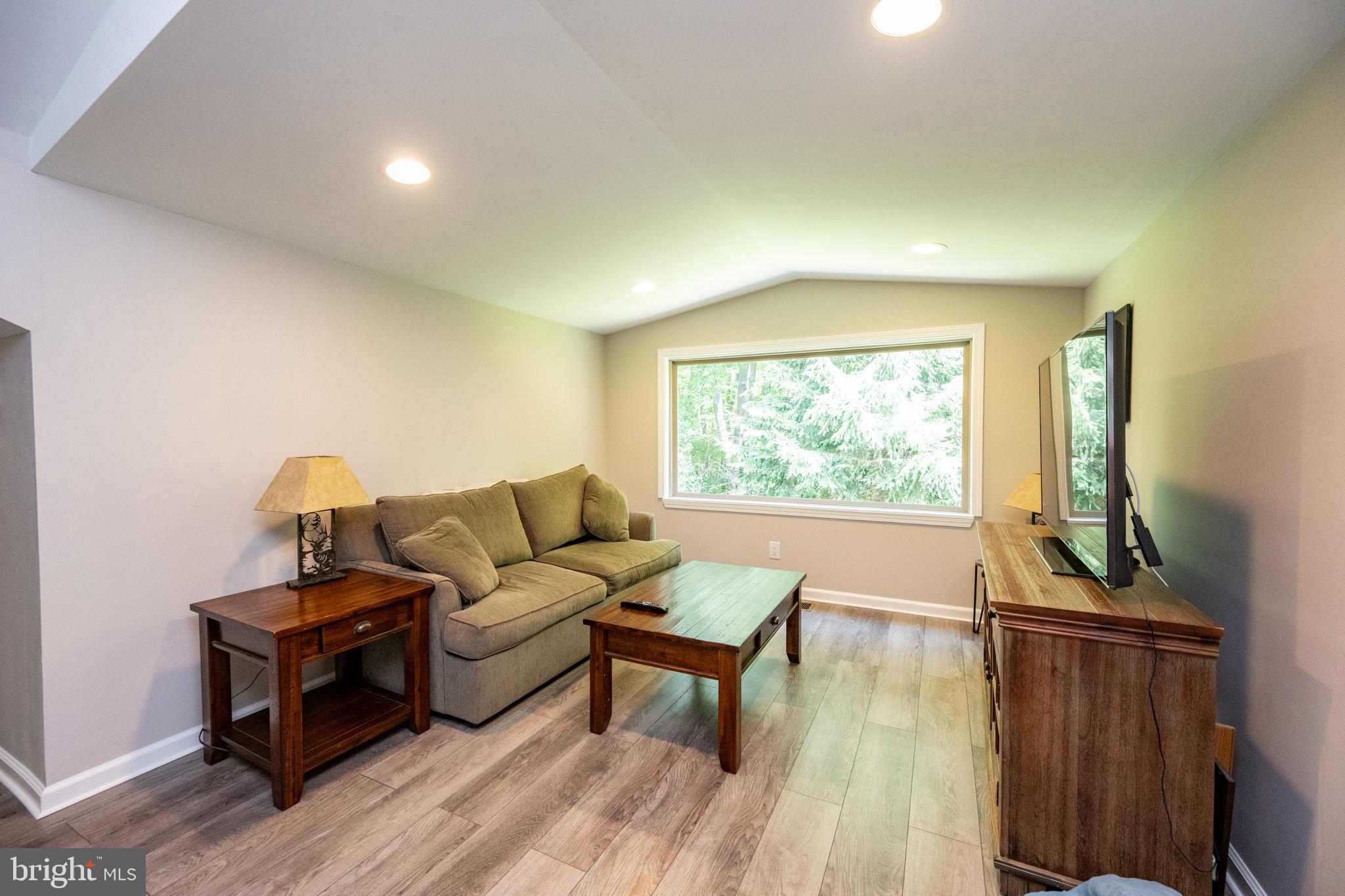 HOYES RUN - Residential